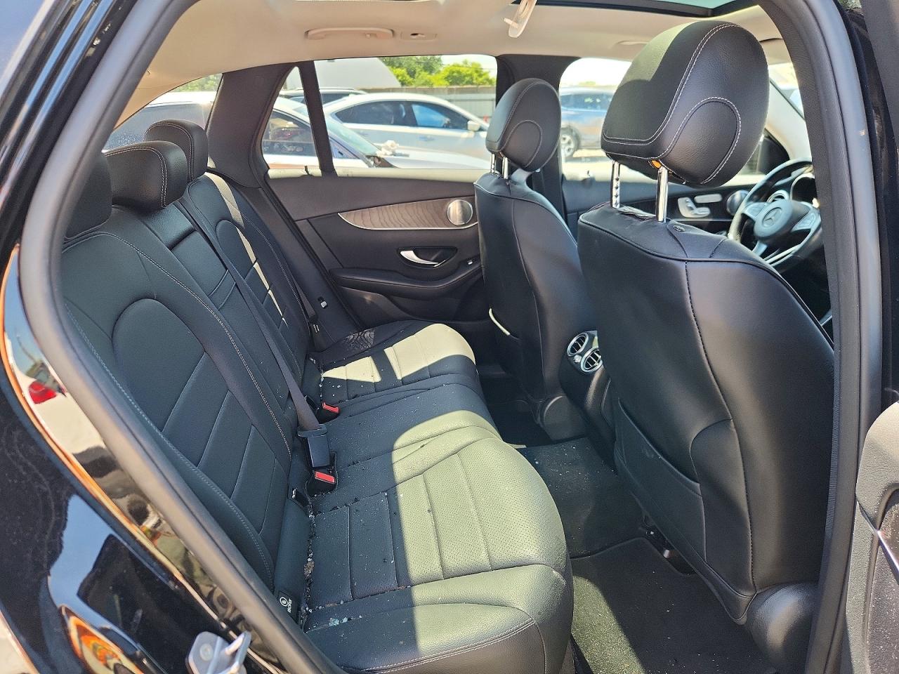 2017 Mercedes-benz Glc 300 4matic Black vin: WDC0G4KB3HF185763