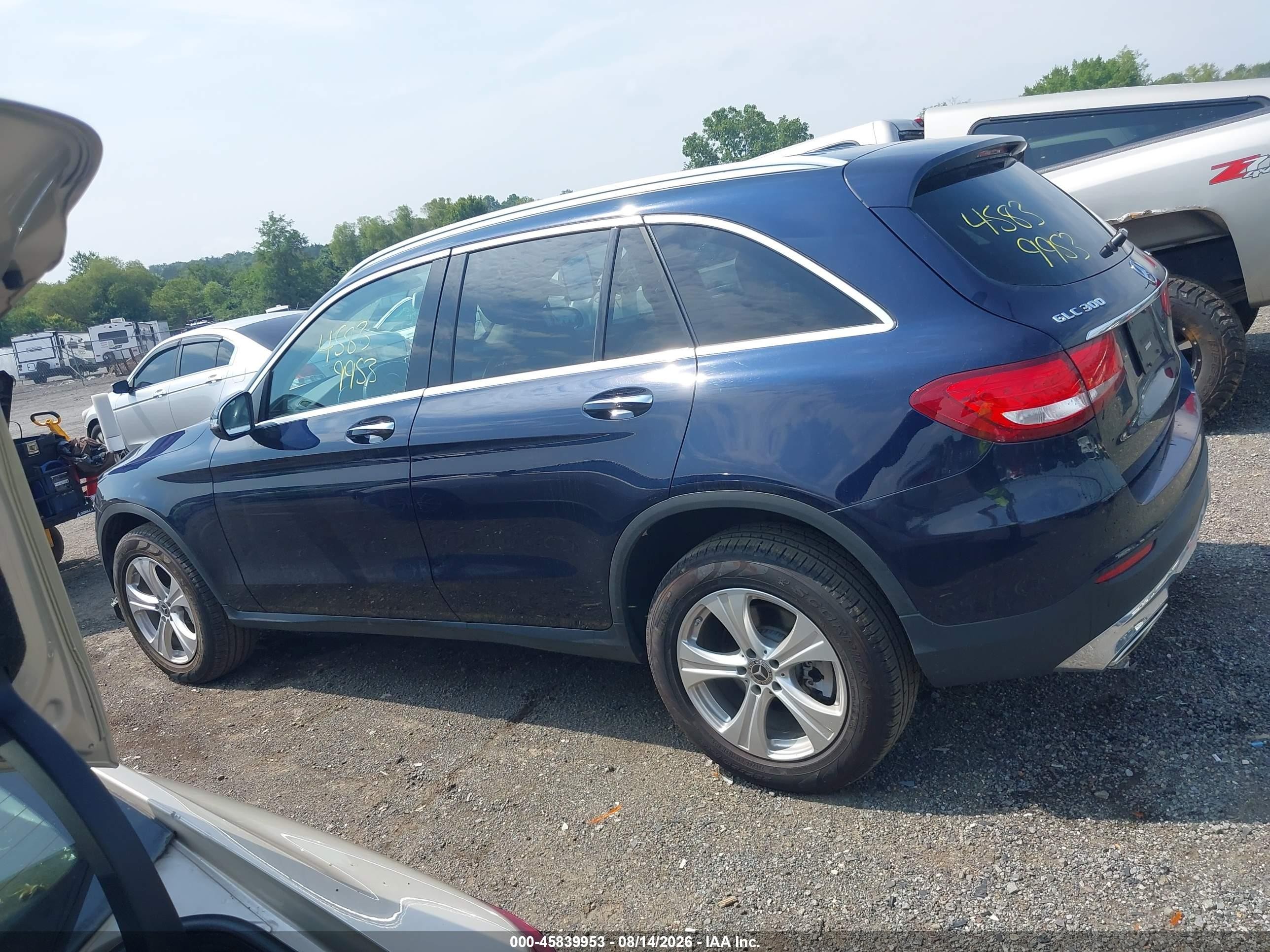 2018 Mercedes-benz Glc 300 4matic Blue vin: WDC0G4KB3JV040704