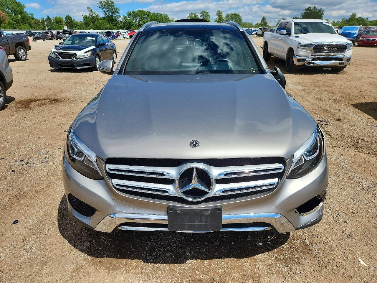 2019 Mercedes-benz Glc 300 4matic Silver vin: WDC0G4KB3KV193570