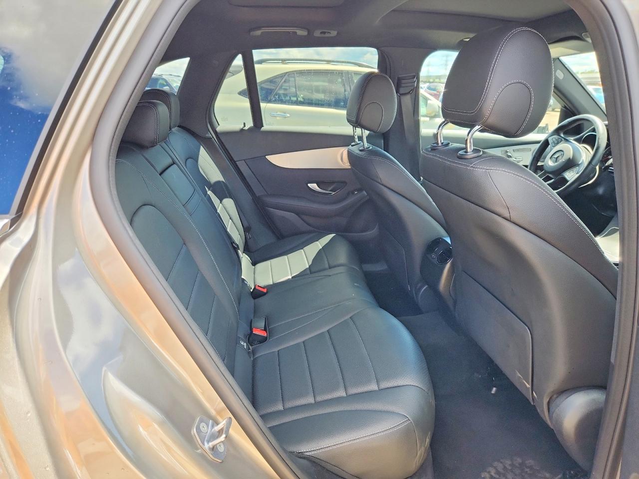 2019 Mercedes-benz Glc 300 4matic Silver vin: WDC0G4KB3KV193570