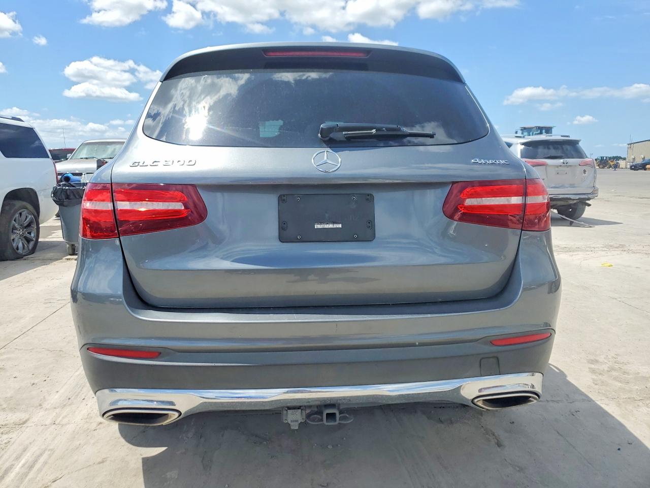 2017 Mercedes-benz Glc 300 4matic Gray vin: WDC0G4KB4HF139407