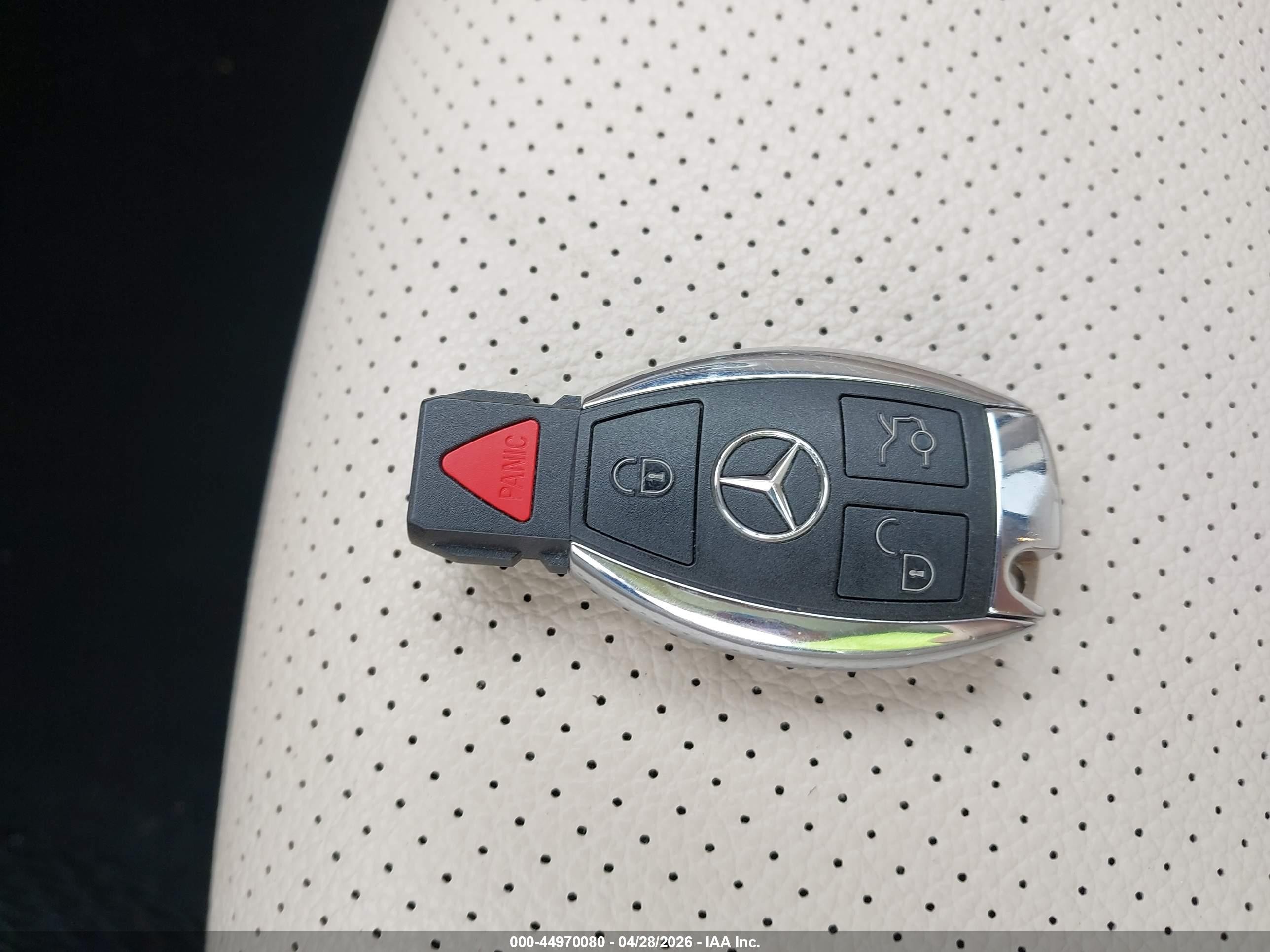 2018 Mercedes-benz Glc 300 4matic White vin: WDC0G4KB4JV028769