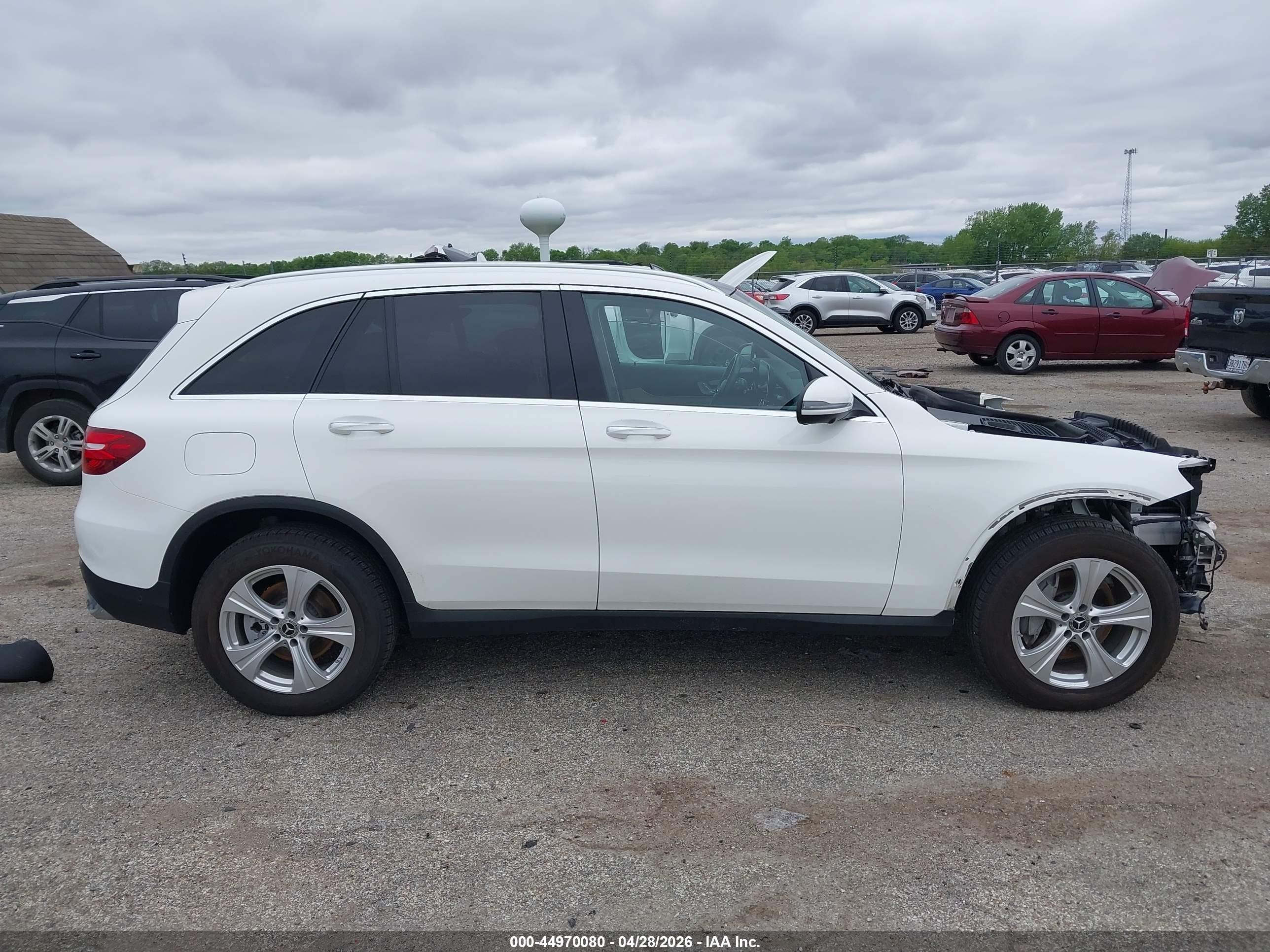 2018 Mercedes-benz Glc 300 4matic White vin: WDC0G4KB4JV028769