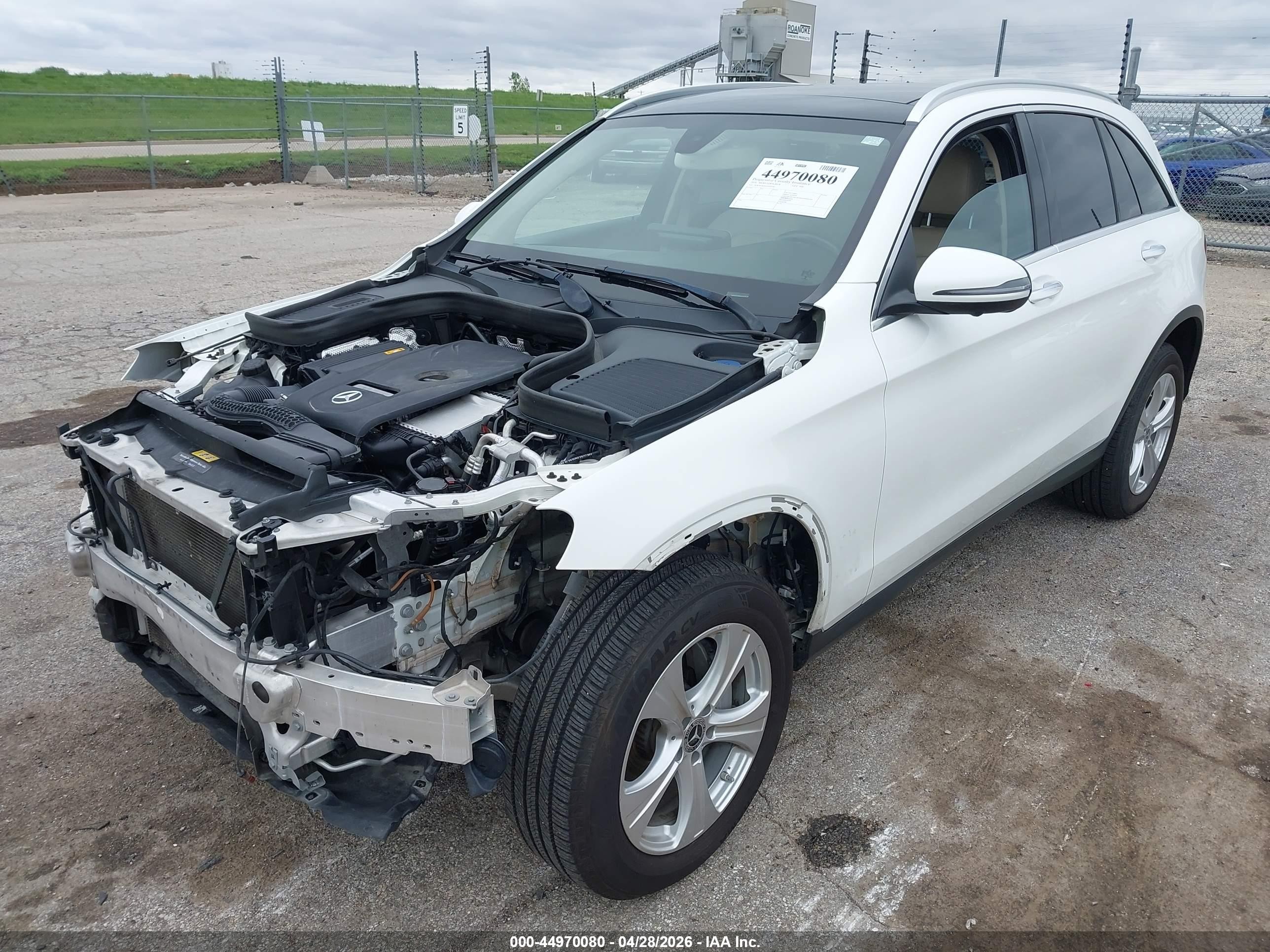 2018 Mercedes-benz Glc 300 4matic White vin: WDC0G4KB4JV028769