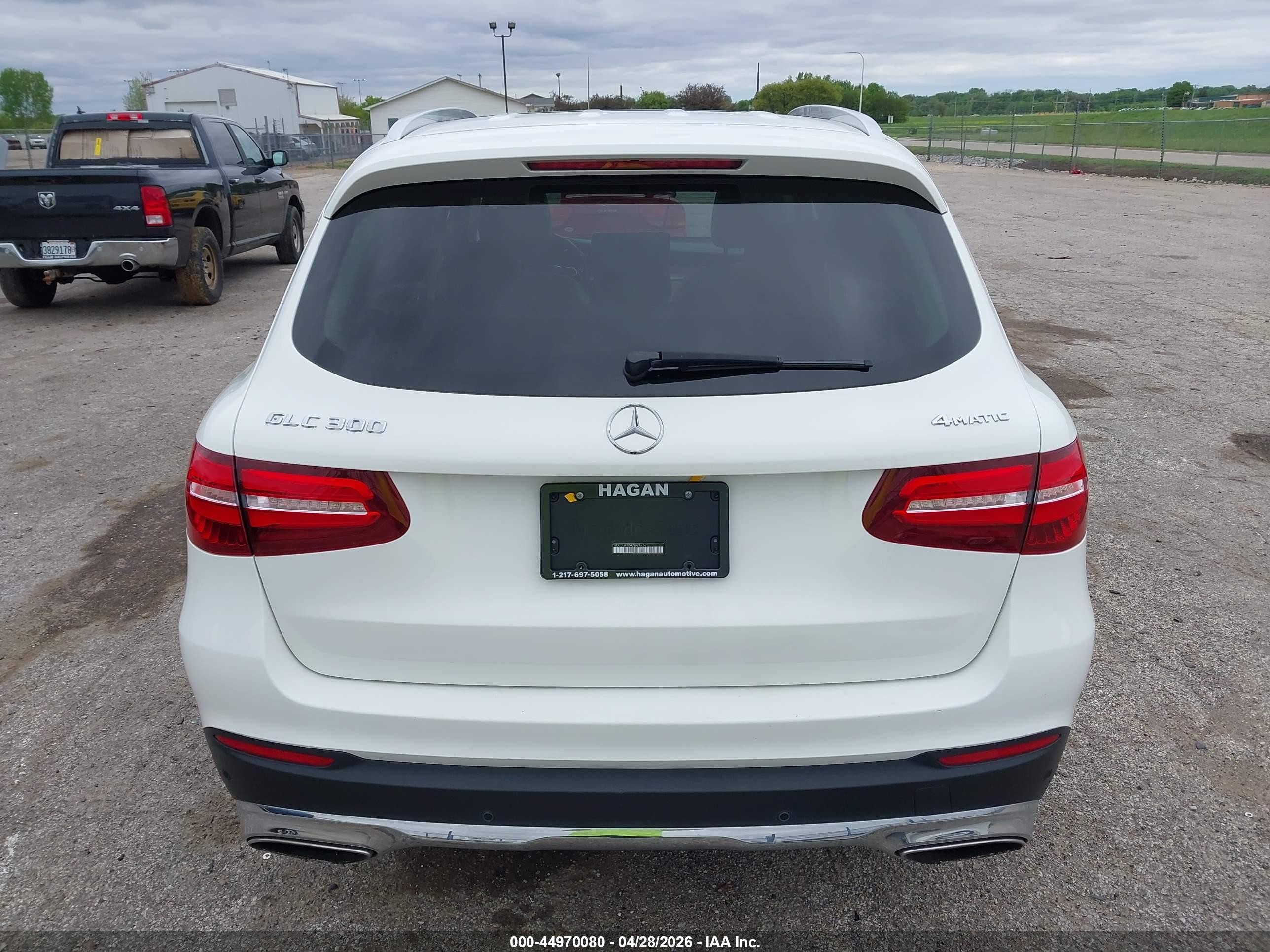 2018 Mercedes-benz Glc 300 4matic White vin: WDC0G4KB4JV028769