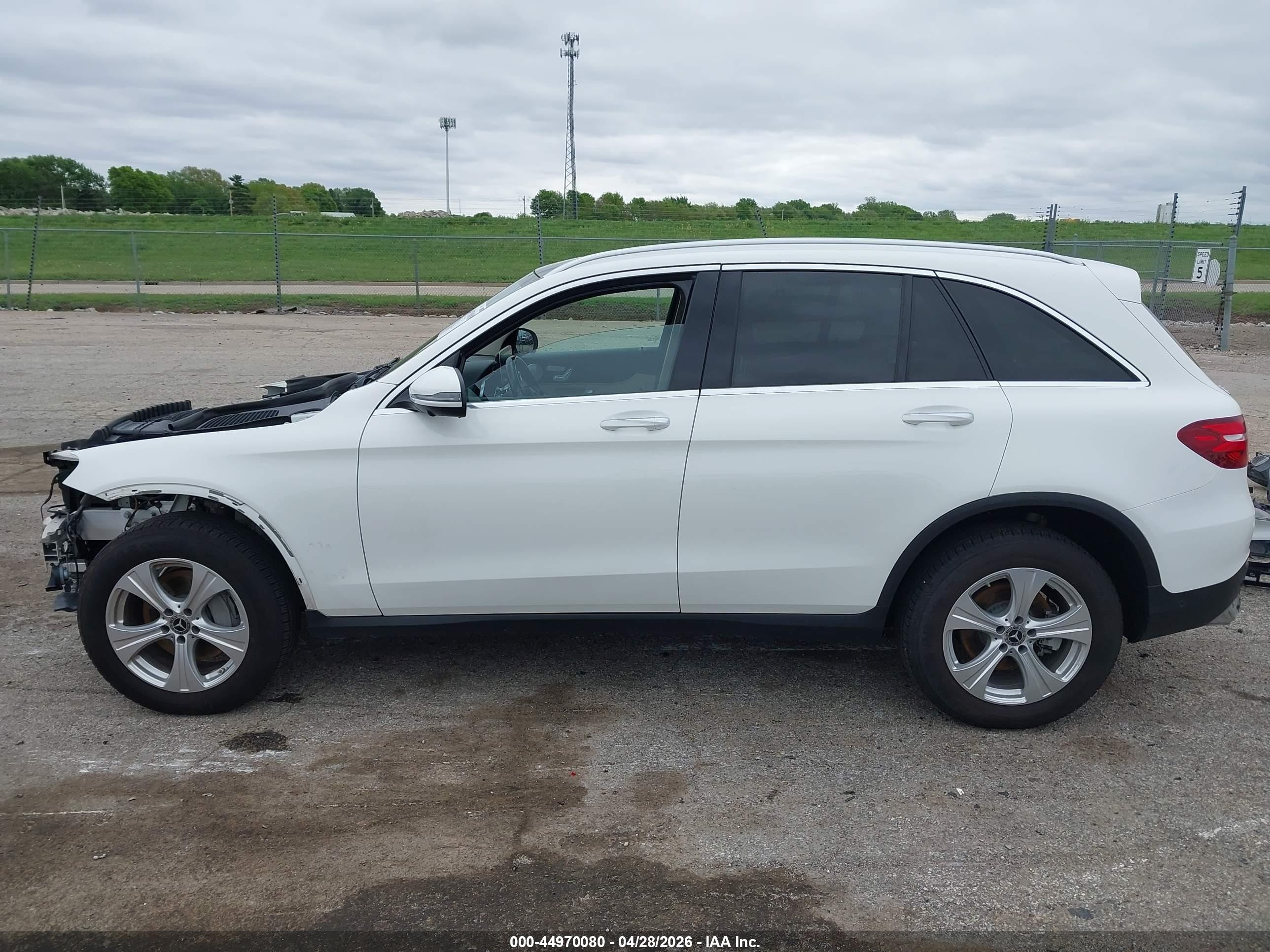 2018 Mercedes-benz Glc 300 4matic White vin: WDC0G4KB4JV028769