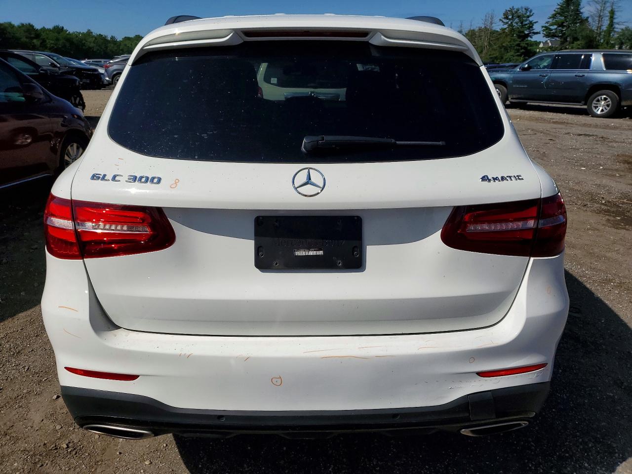 2017 Mercedes-benz Glc 300 4matic White vin: WDC0G4KB5HV011313