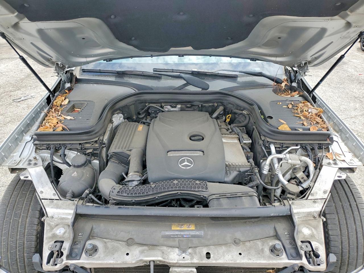 2018 Mercedes-benz Glc 300 4matic Серебряный vin: WDC0G4KB5JV020373