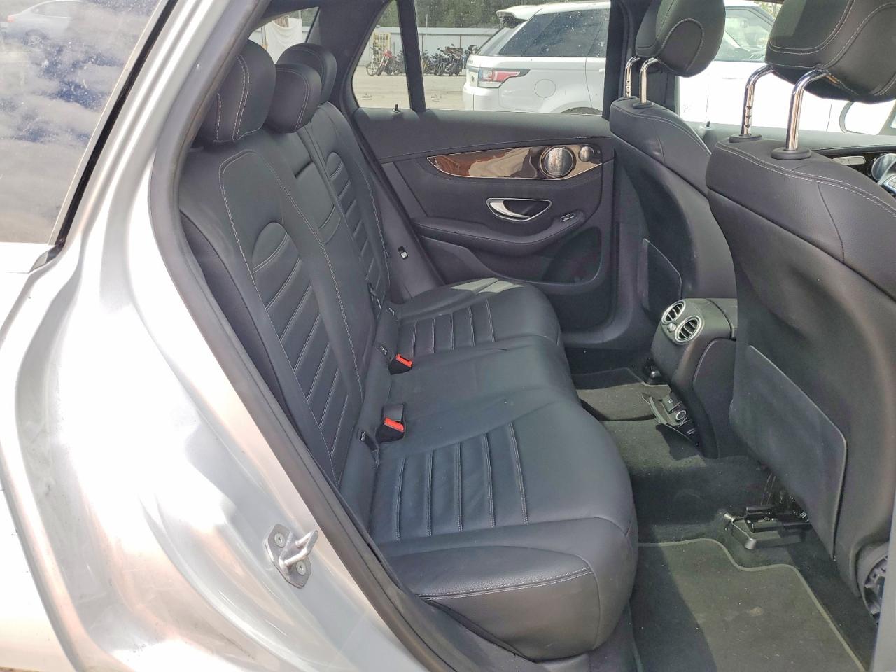 2018 Mercedes-benz Glc 300 4matic Серебряный vin: WDC0G4KB5JV020373