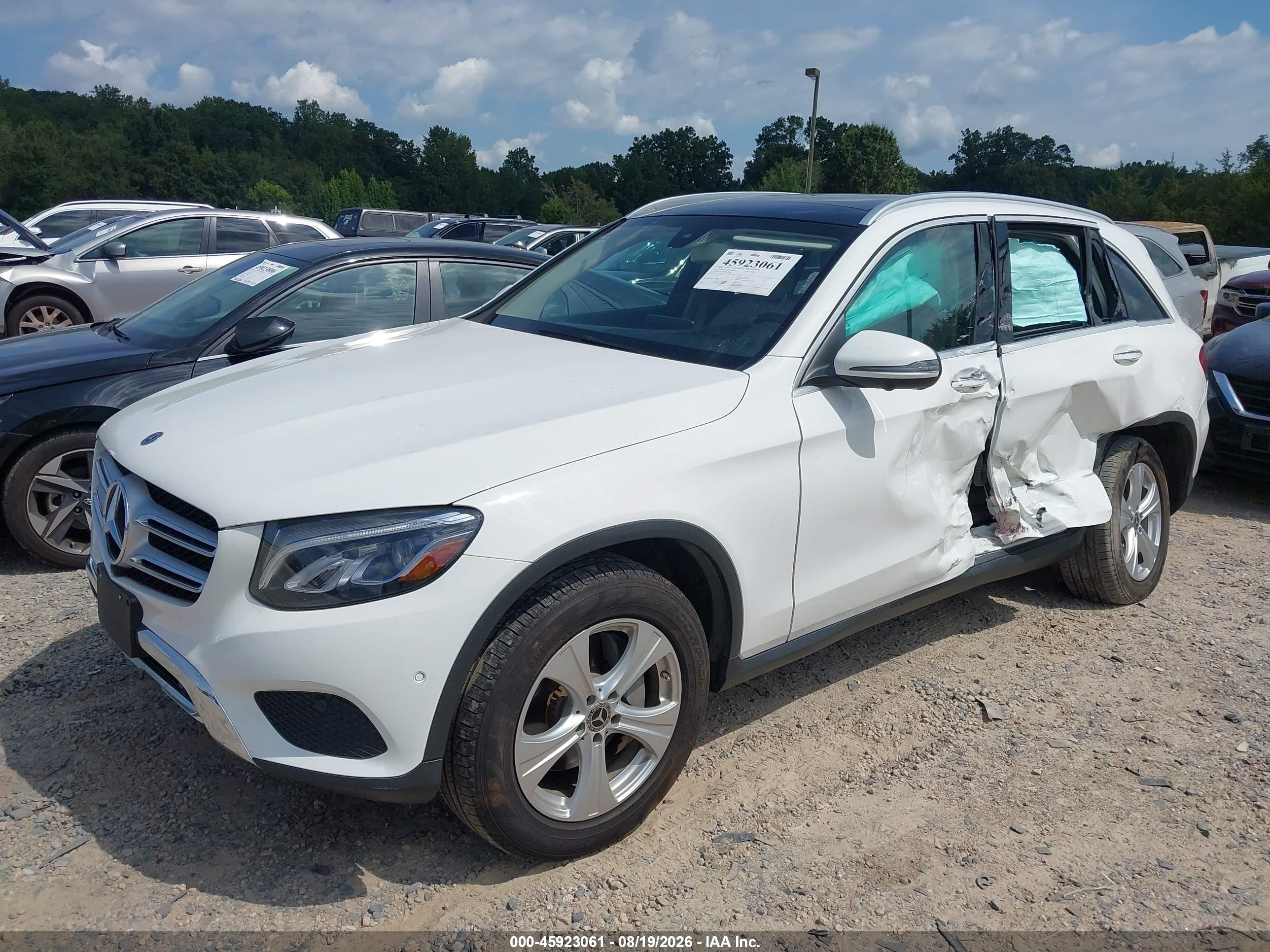2018 Mercedes-benz Glc 300 4matic White vin: WDC0G4KB5JV022608