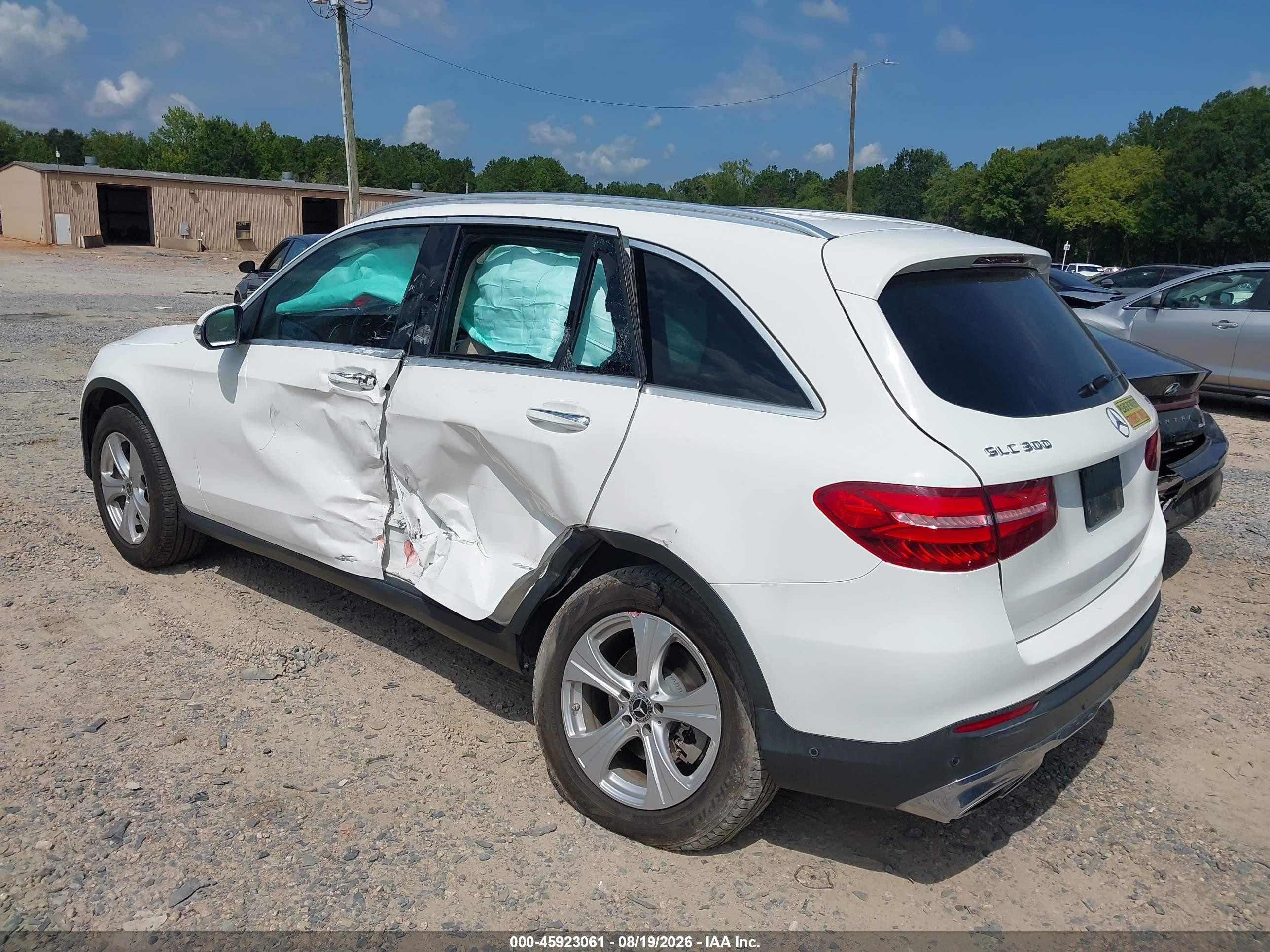 2018 Mercedes-benz Glc 300 4matic White vin: WDC0G4KB5JV022608