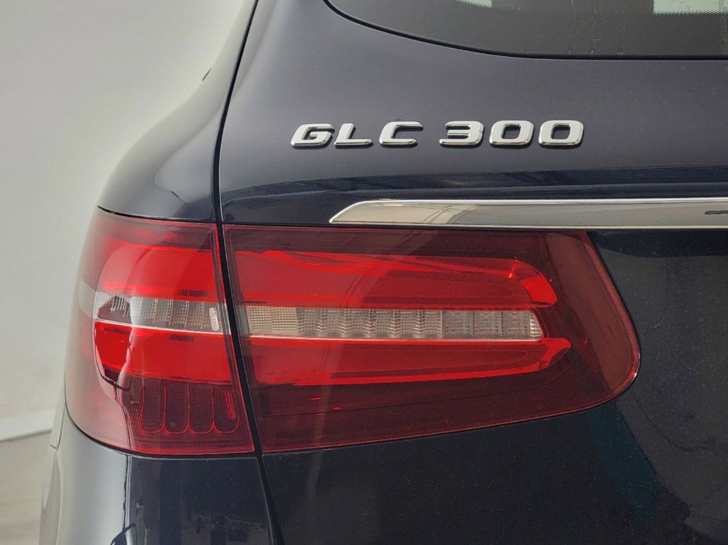 2019 Mercedes-benz Glc Glc 300 Blue vin: WDC0G4KB5KV150879