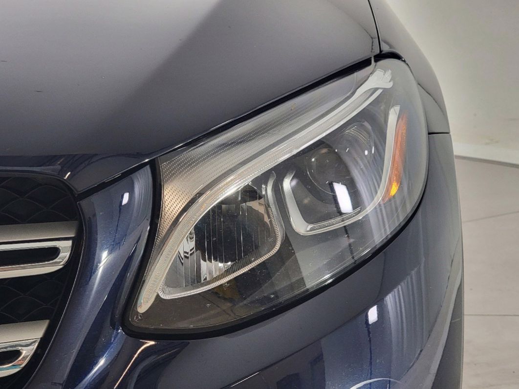 2019 Mercedes-benz Glc Glc 300 Blue vin: WDC0G4KB5KV150879