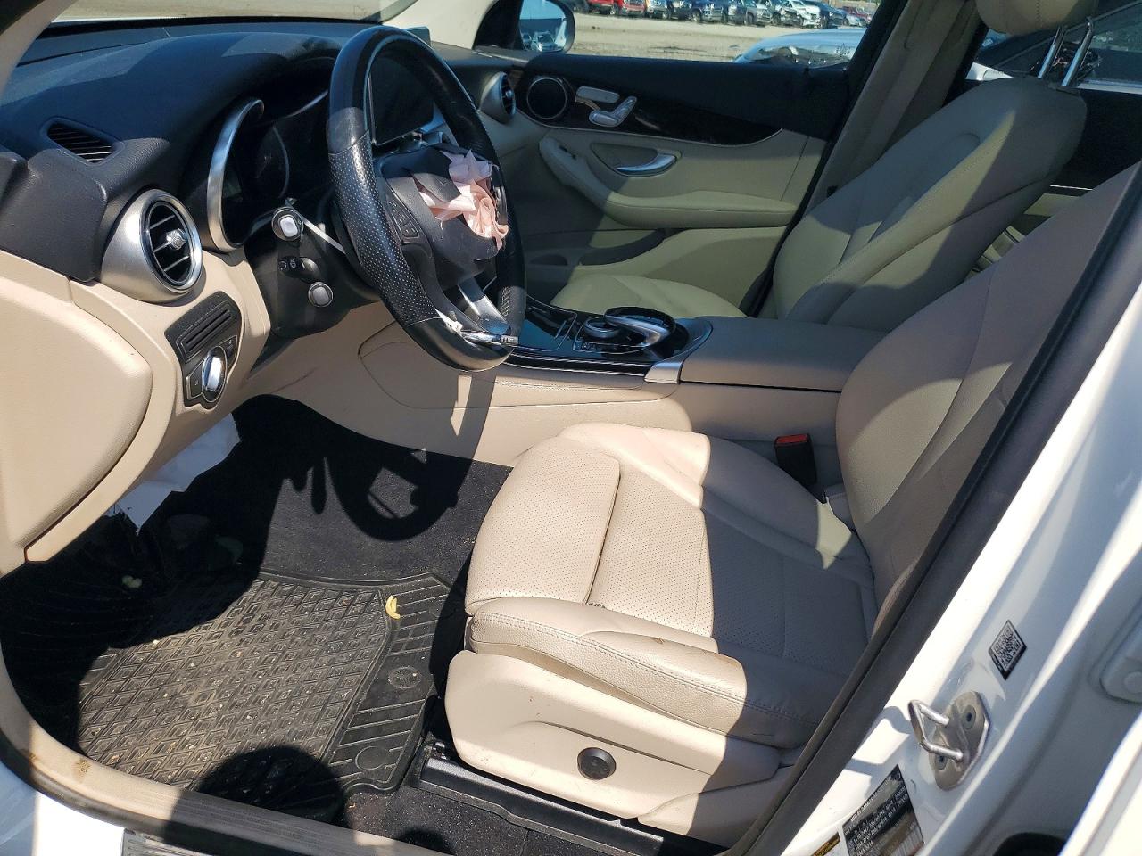 2018 Mercedes-benz Glc 300 4matic White vin: WDC0G4KB6JV033679