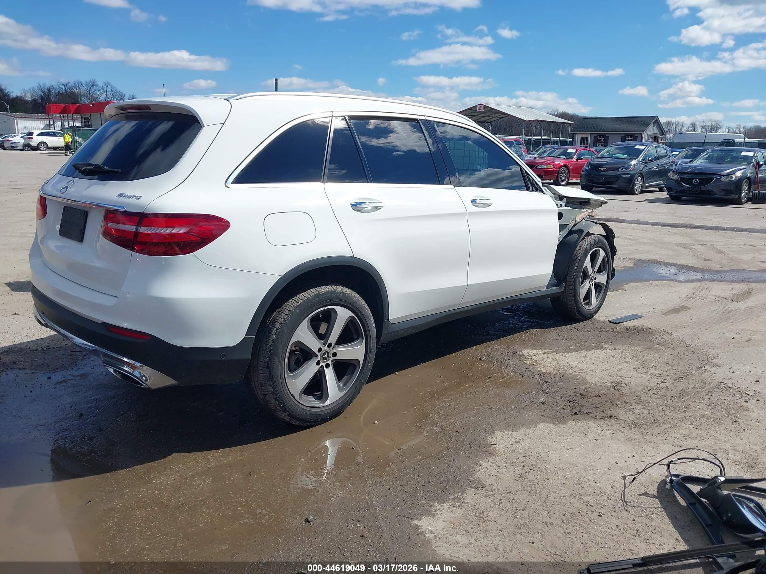 2019 Mercedes-benz Glc 300 4matic White vin: WDC0G4KB6K1000173