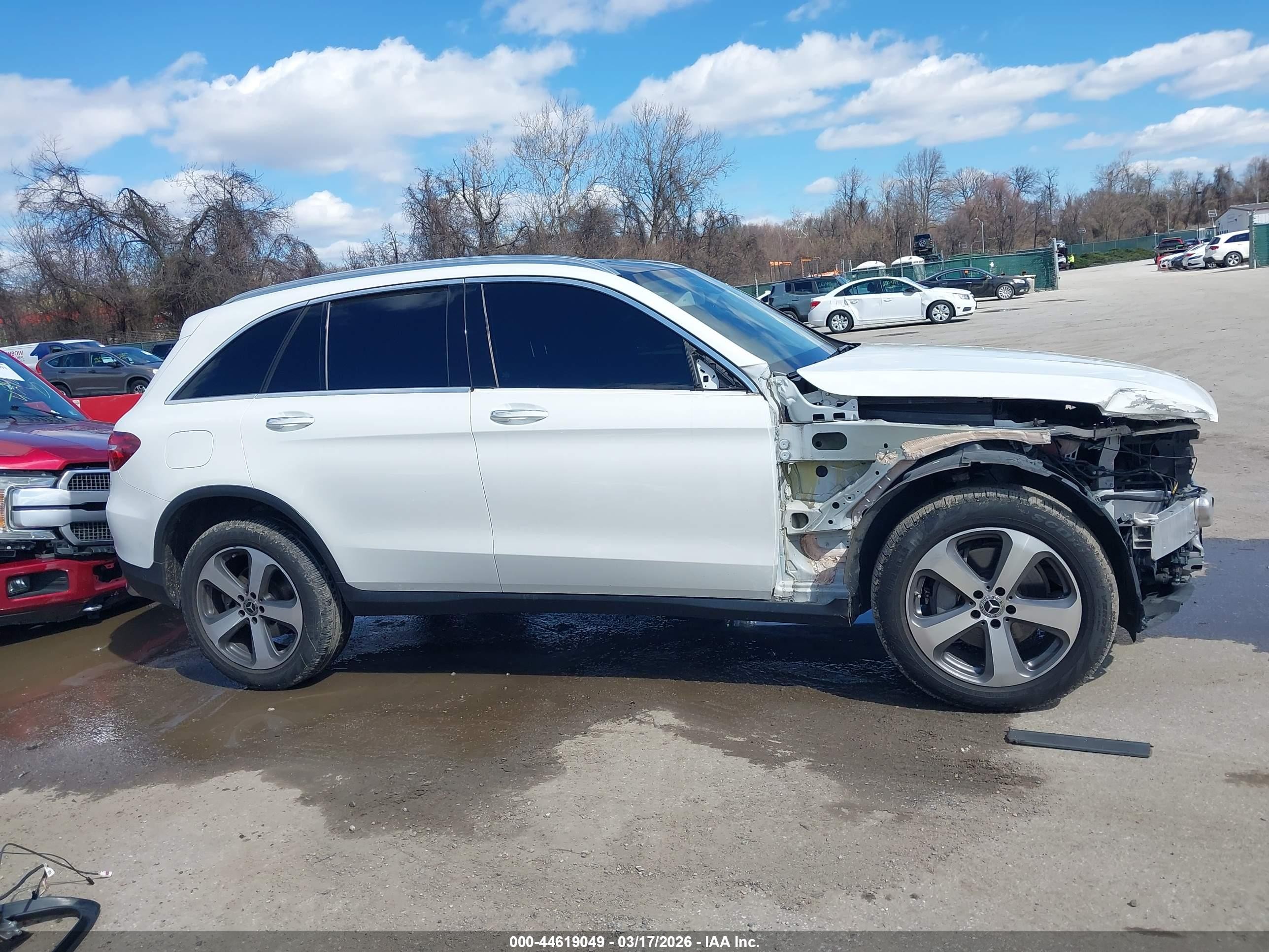 2019 Mercedes-benz Glc 300 4matic White vin: WDC0G4KB6K1000173