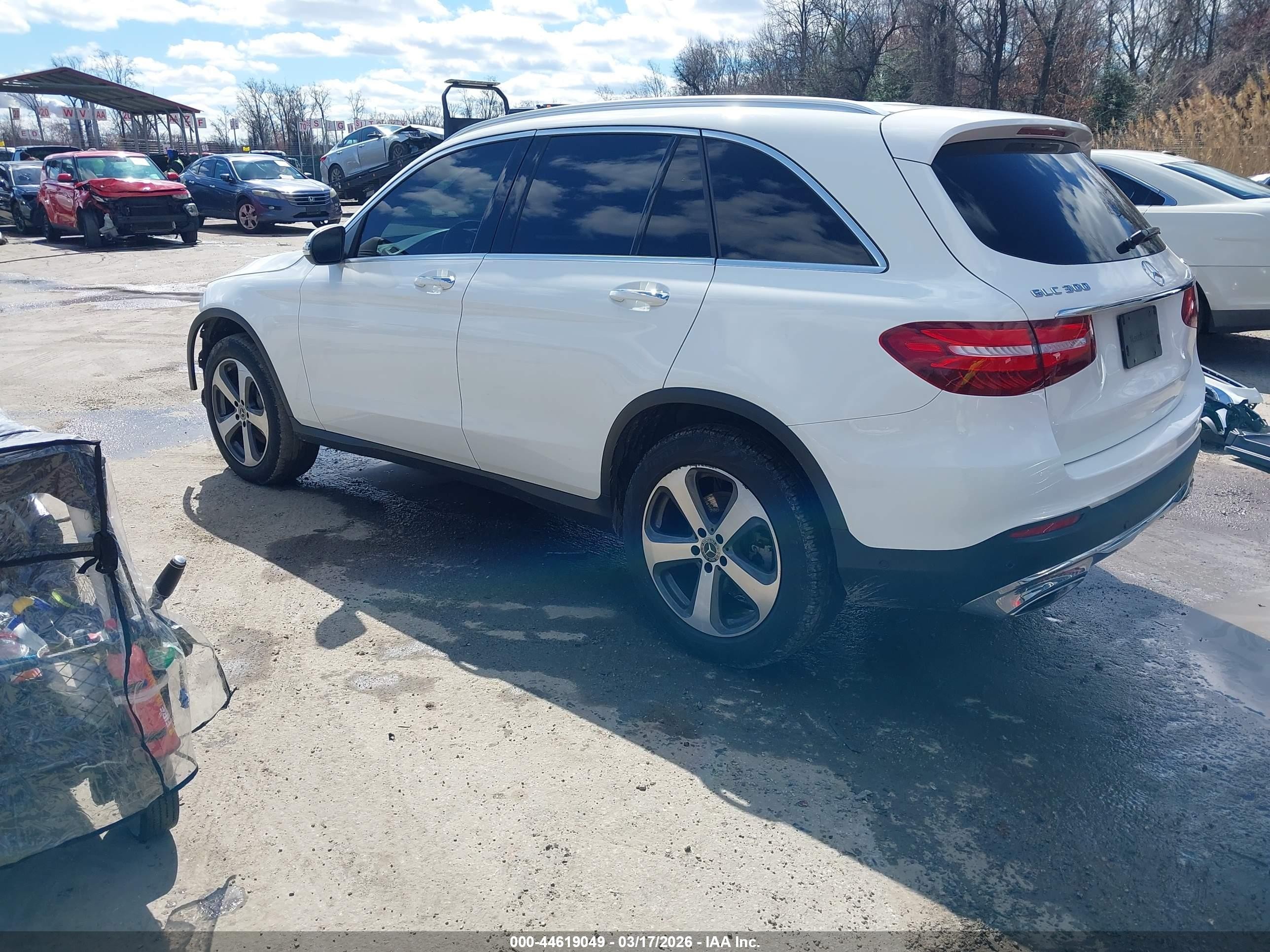 2019 Mercedes-benz Glc 300 4matic White vin: WDC0G4KB6K1000173