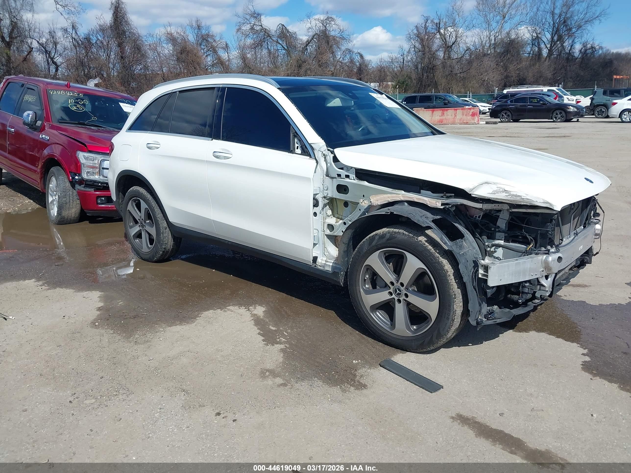 2019 Mercedes-benz Glc 300 4matic White vin: WDC0G4KB6K1000173