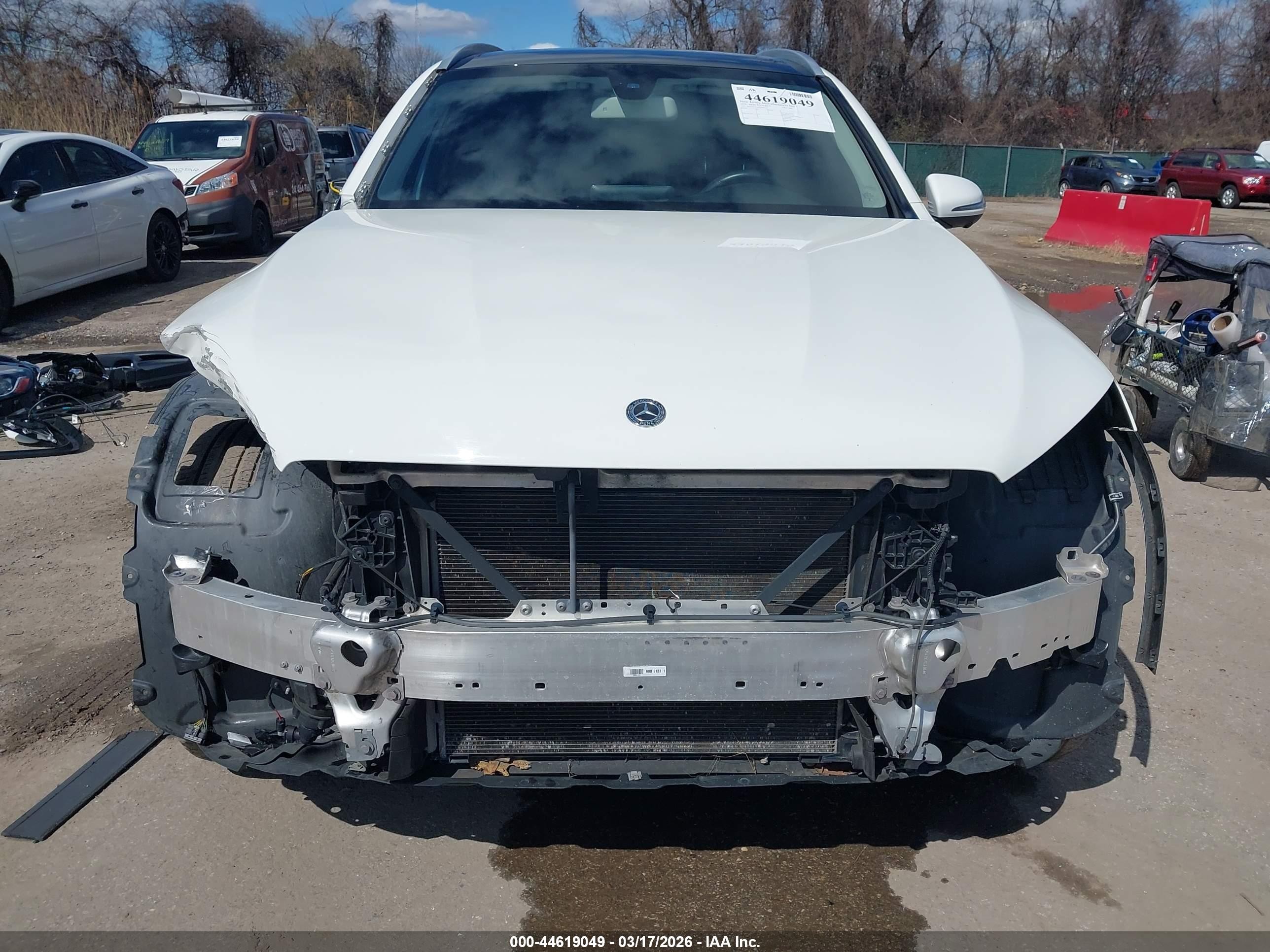 2019 Mercedes-benz Glc 300 4matic White vin: WDC0G4KB6K1000173