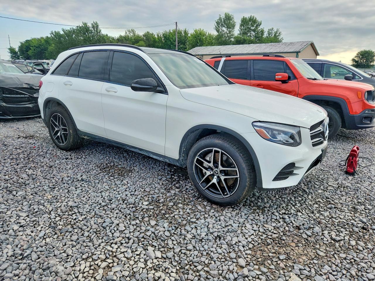 2019 Mercedes-benz Glc 300 4matic White vin: WDC0G4KB6KV181302