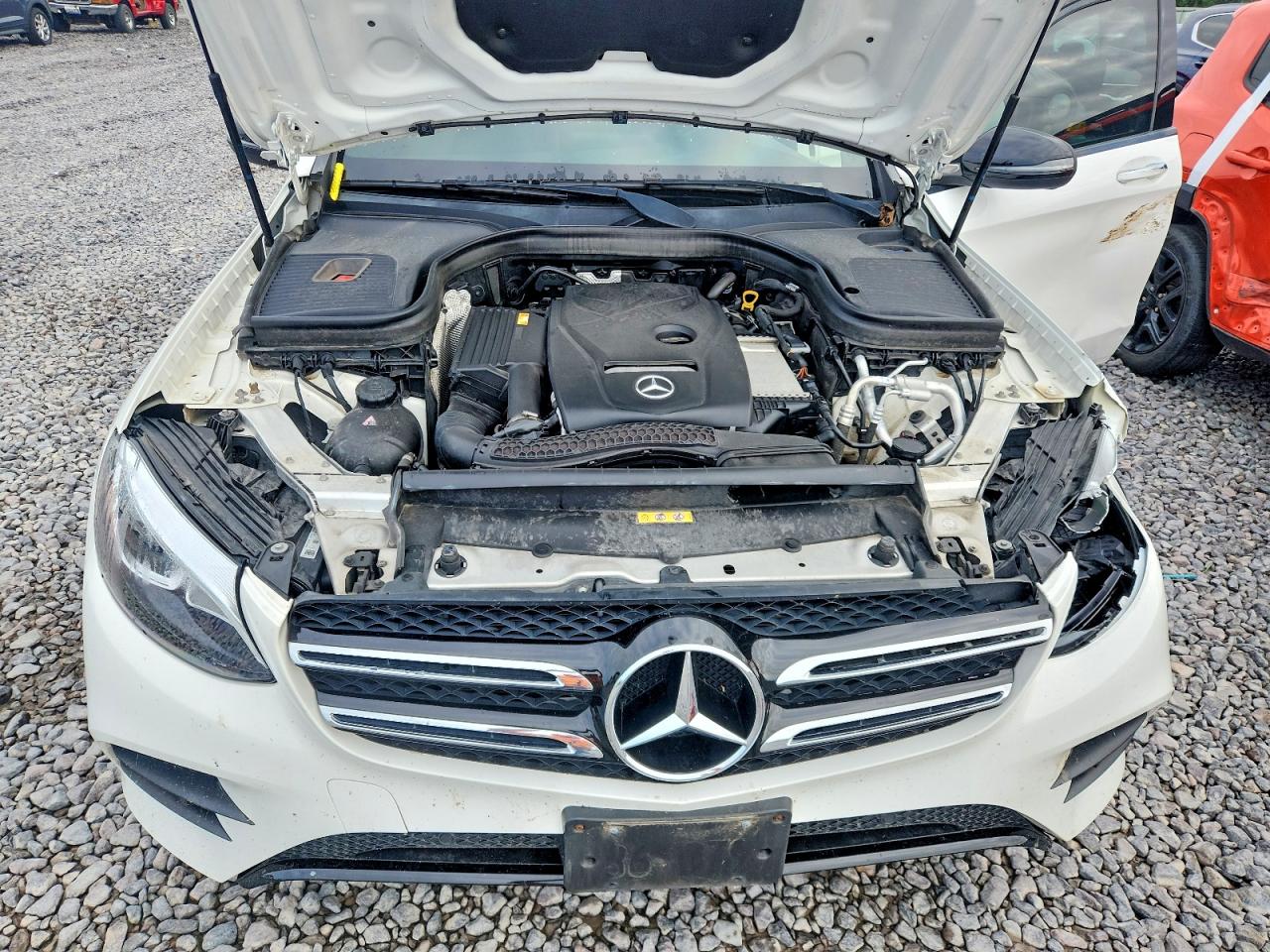 2019 Mercedes-benz Glc 300 4matic White vin: WDC0G4KB6KV181302