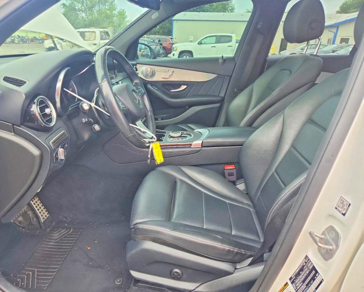 2019 Mercedes-benz Glc 300 4matic White vin: WDC0G4KB6KV181302