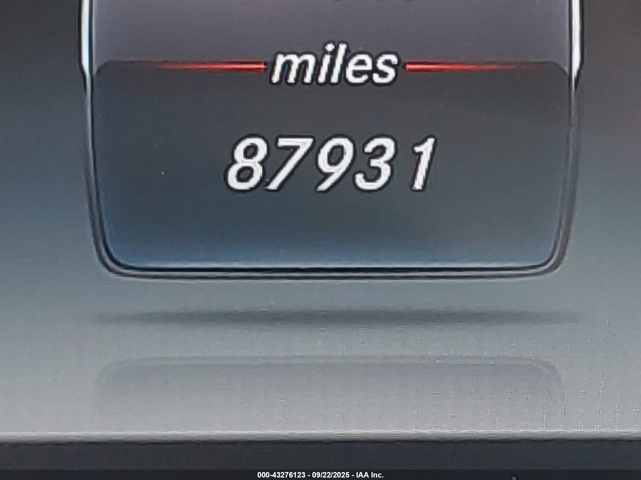 2017 Mercedes-benz Glc 300 4matic Silver vin: WDC0G4KB7HF210888