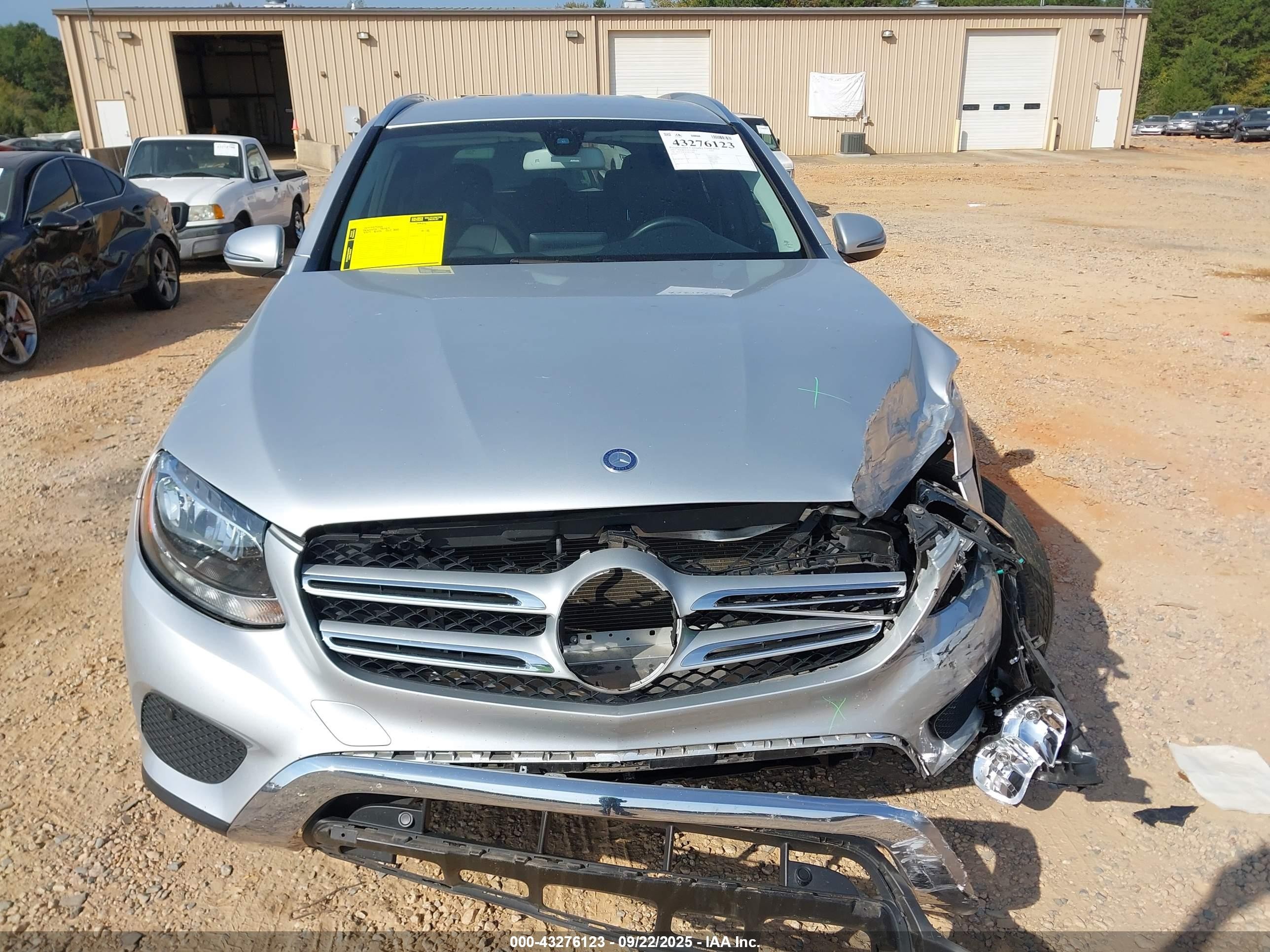 2017 Mercedes-benz Glc 300 4matic Silver vin: WDC0G4KB7HF210888