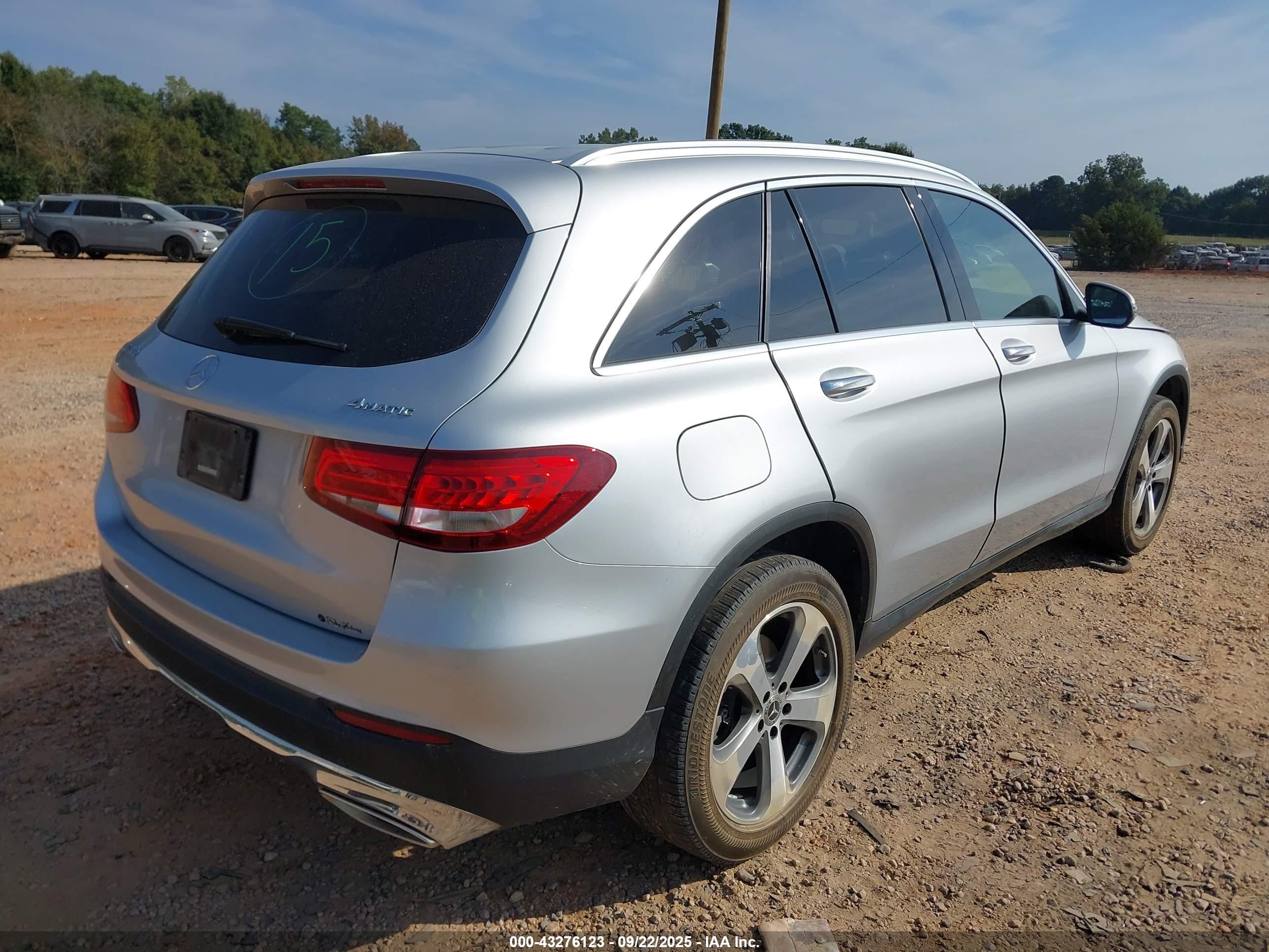 2017 Mercedes-benz Glc 300 4matic Silver vin: WDC0G4KB7HF210888
