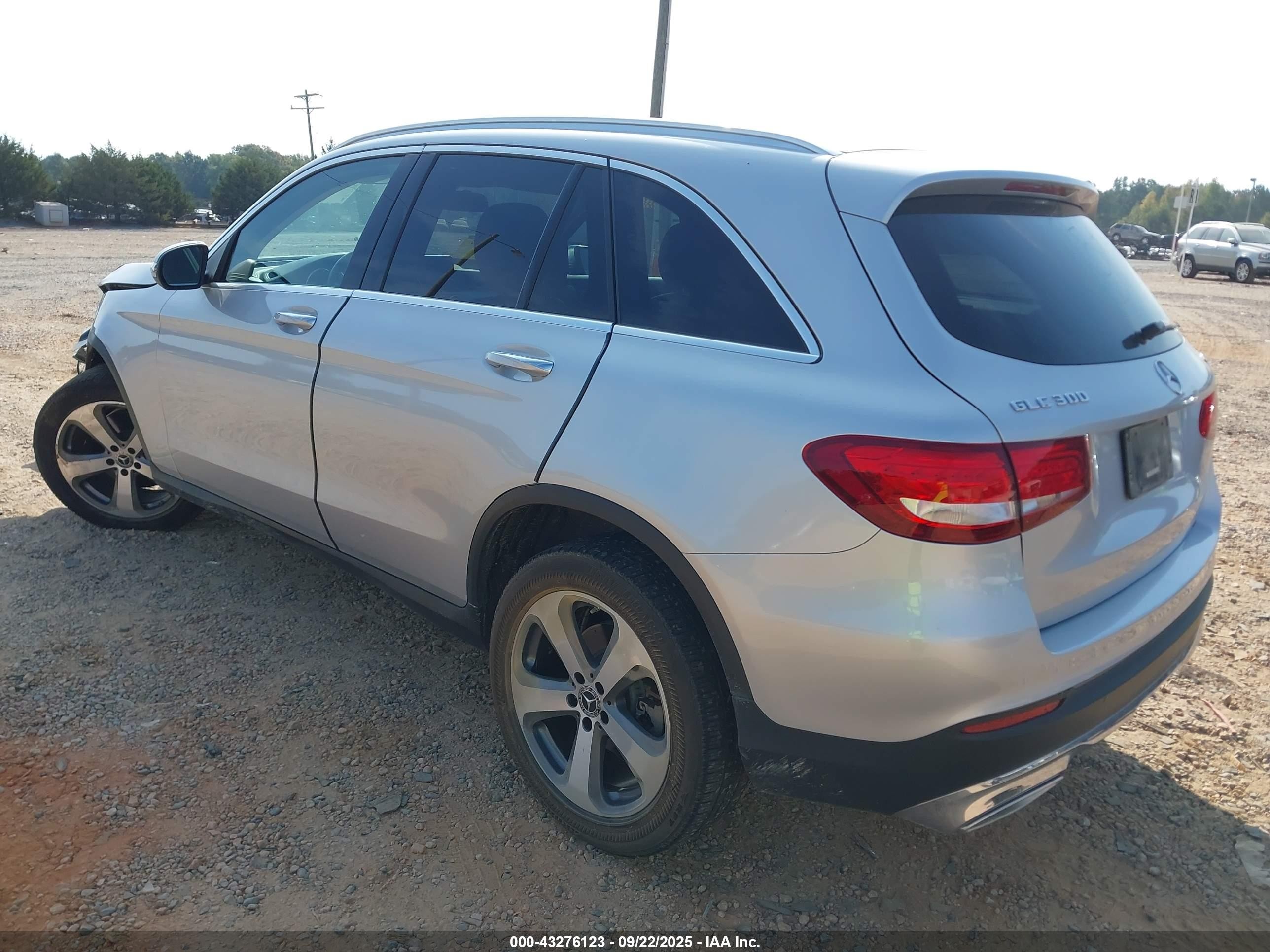 2017 Mercedes-benz Glc 300 4matic Silver vin: WDC0G4KB7HF210888