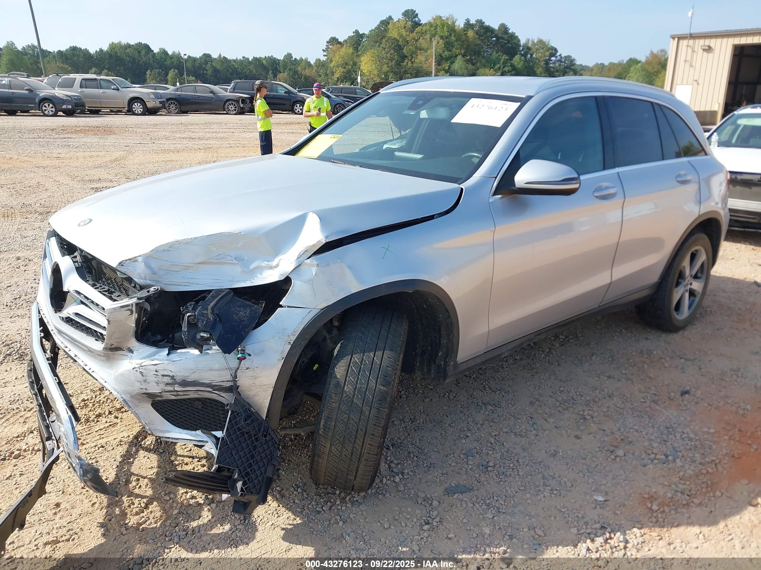 2017 Mercedes-benz Glc 300 4matic Silver vin: WDC0G4KB7HF210888