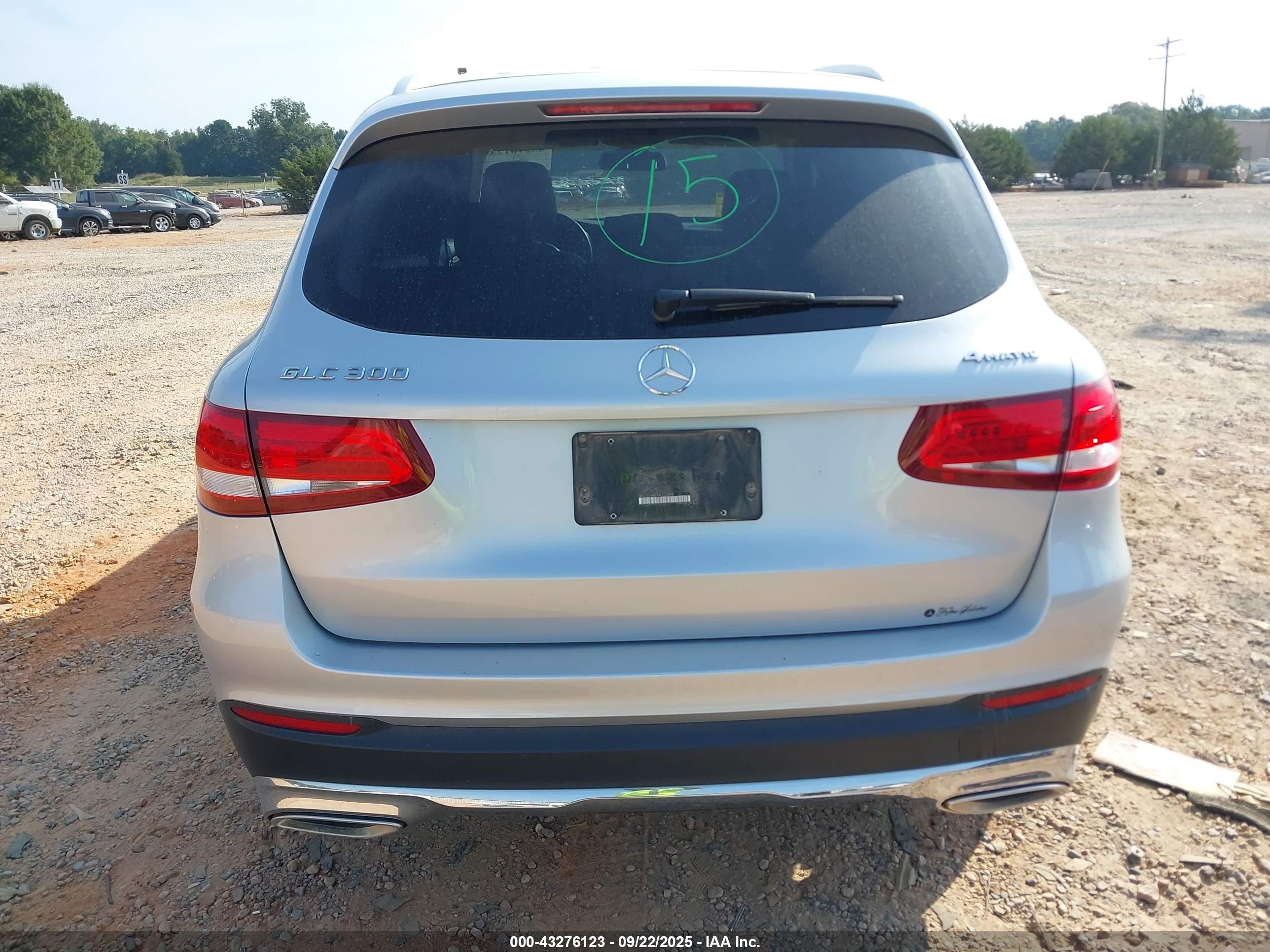 2017 Mercedes-benz Glc 300 4matic Silver vin: WDC0G4KB7HF210888