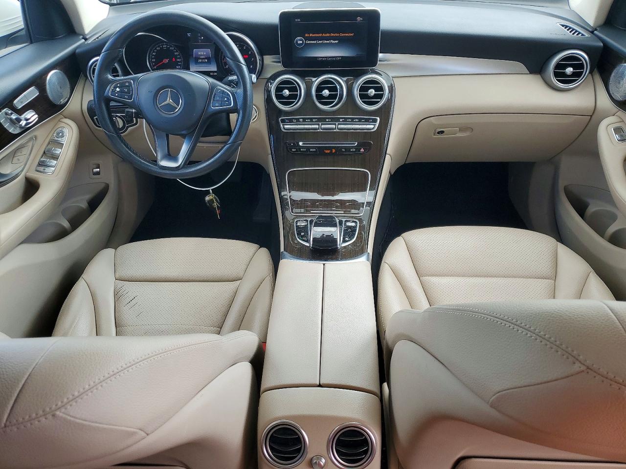 2017 Mercedes-benz Glc 300 4matic White vin: WDC0G4KB7HF235807