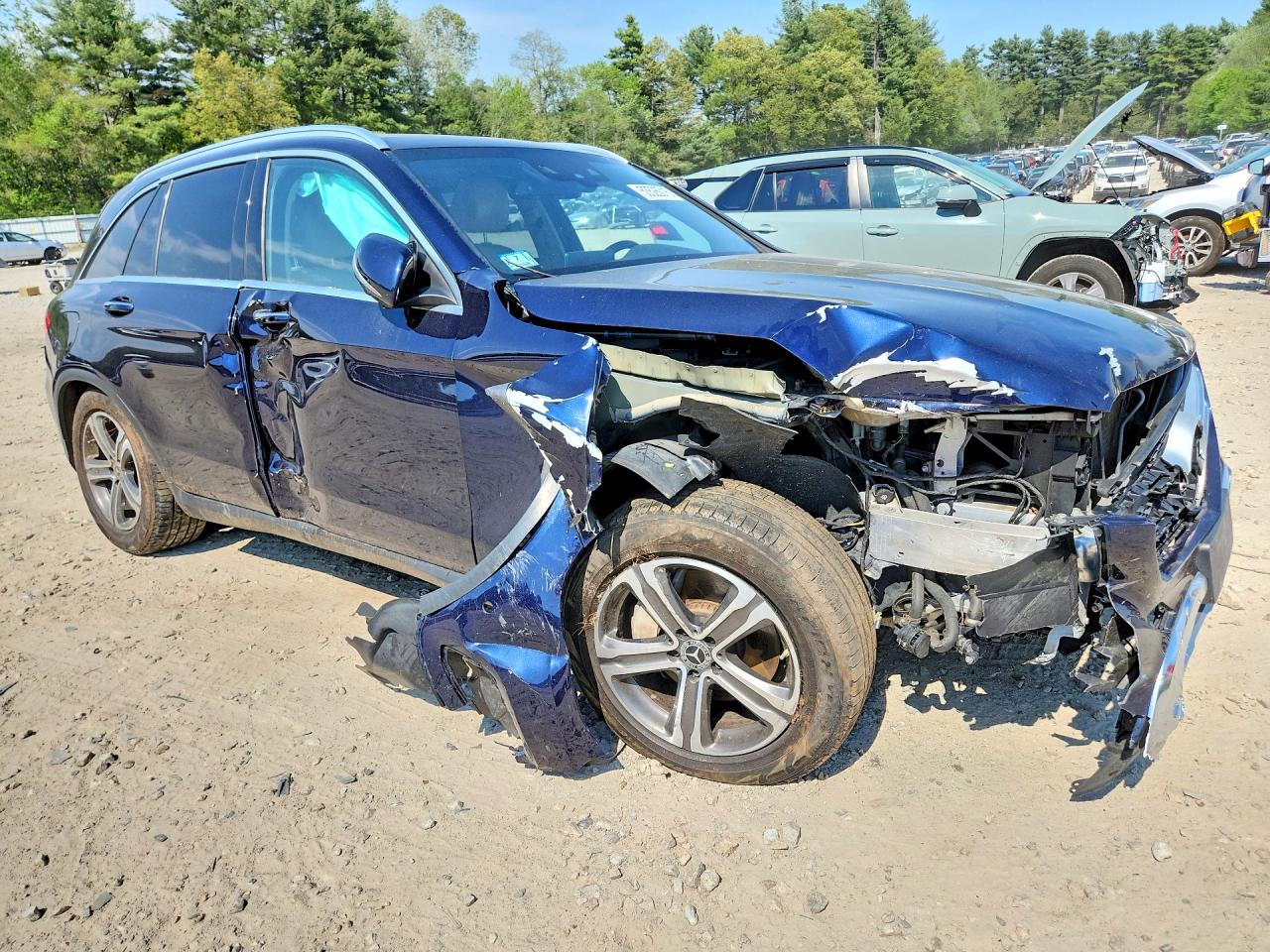 2017 Mercedes-benz Glc 300 4matic Blue vin: WDC0G4KB8HF258738