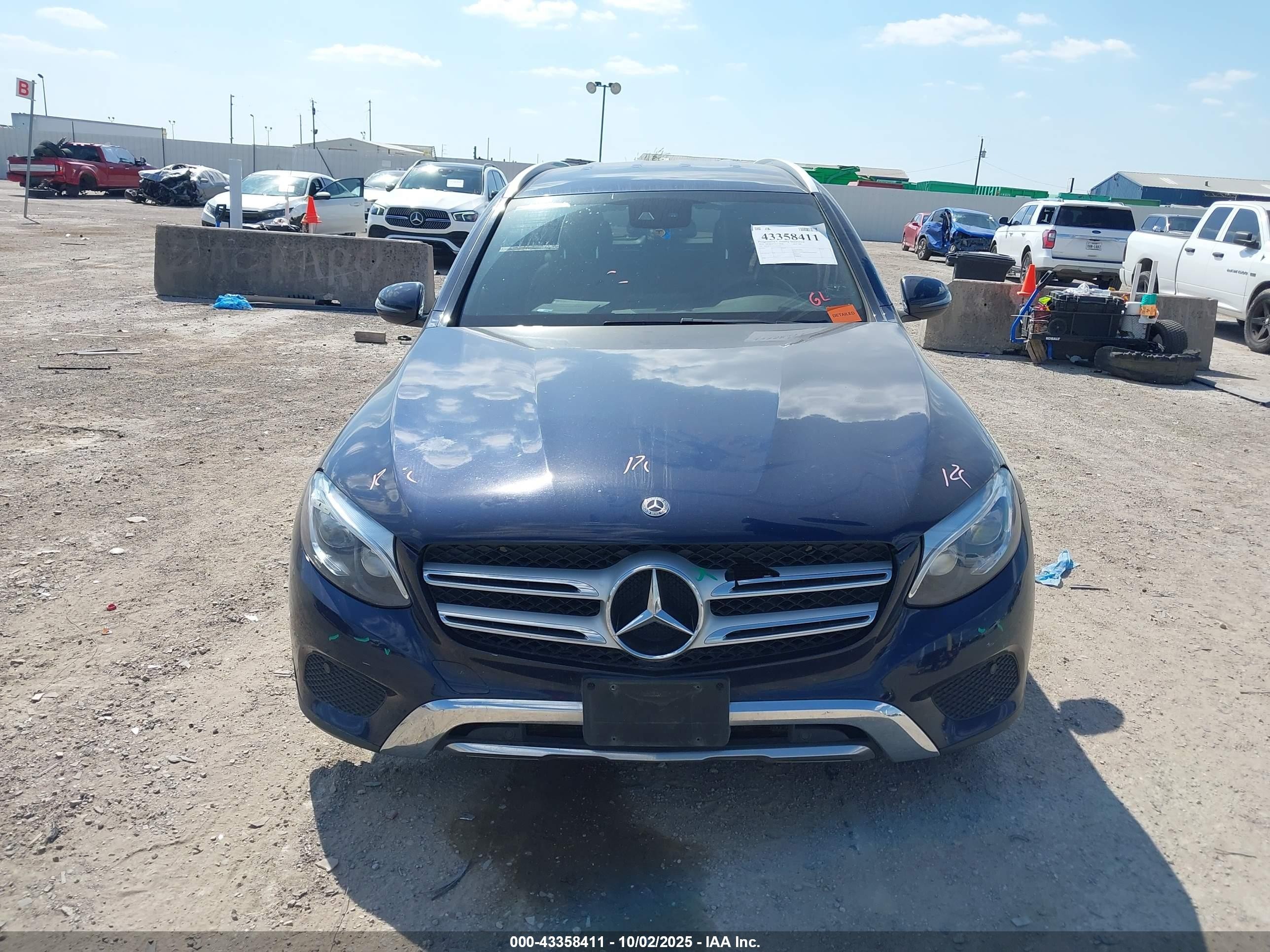 2018 Mercedes-benz Glc 300 4matic Dark Blue vin: WDC0G4KB8JV041167