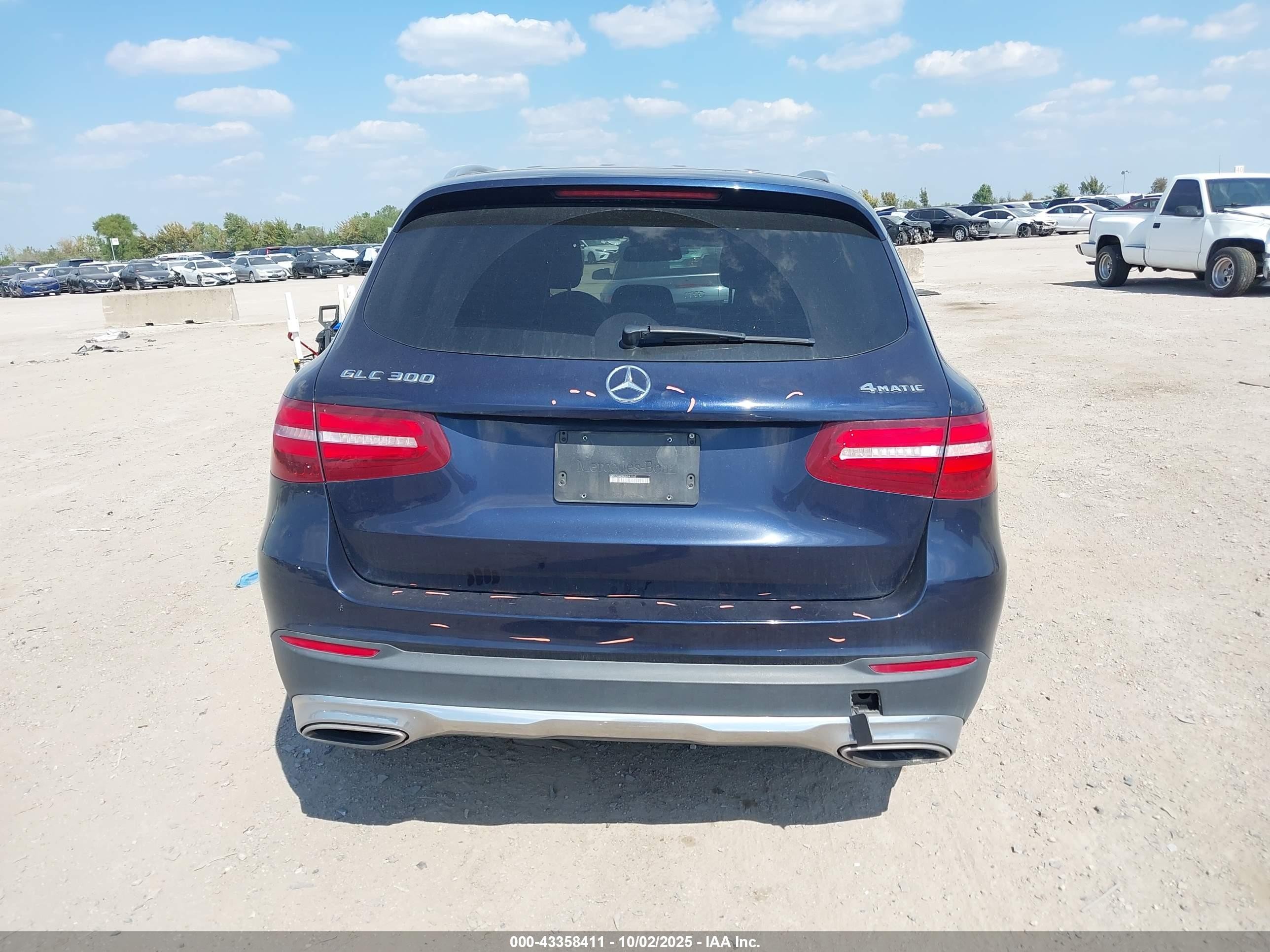 2018 Mercedes-benz Glc 300 4matic Dark Blue vin: WDC0G4KB8JV041167