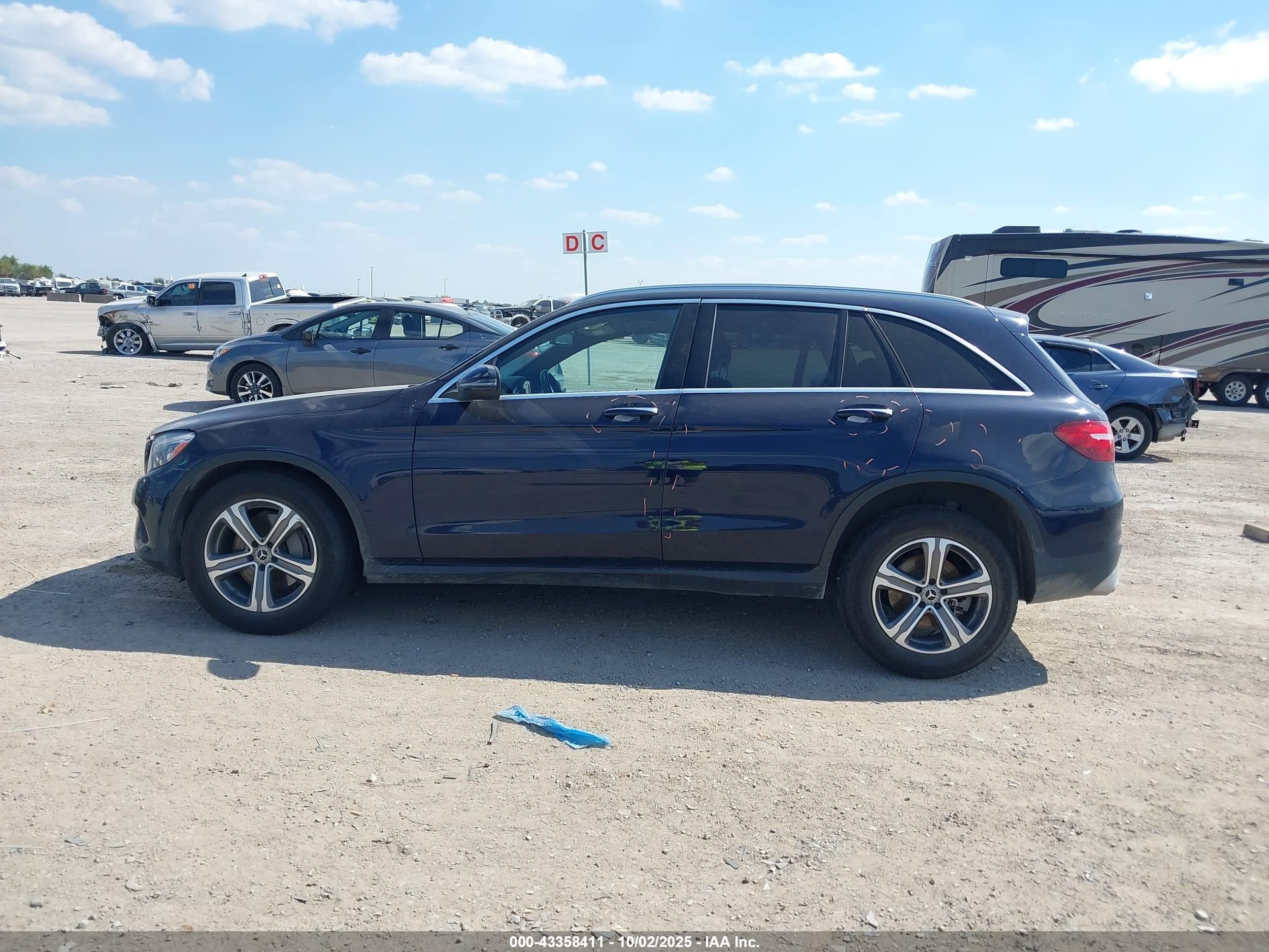 2018 Mercedes-benz Glc 300 4matic Dark Blue vin: WDC0G4KB8JV041167