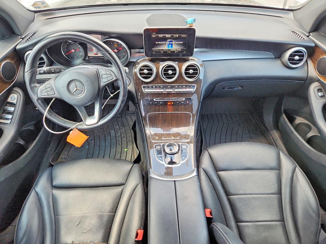 2019 Mercedes-benz Glc 300 4matic White vin: WDC0G4KB8KF554043