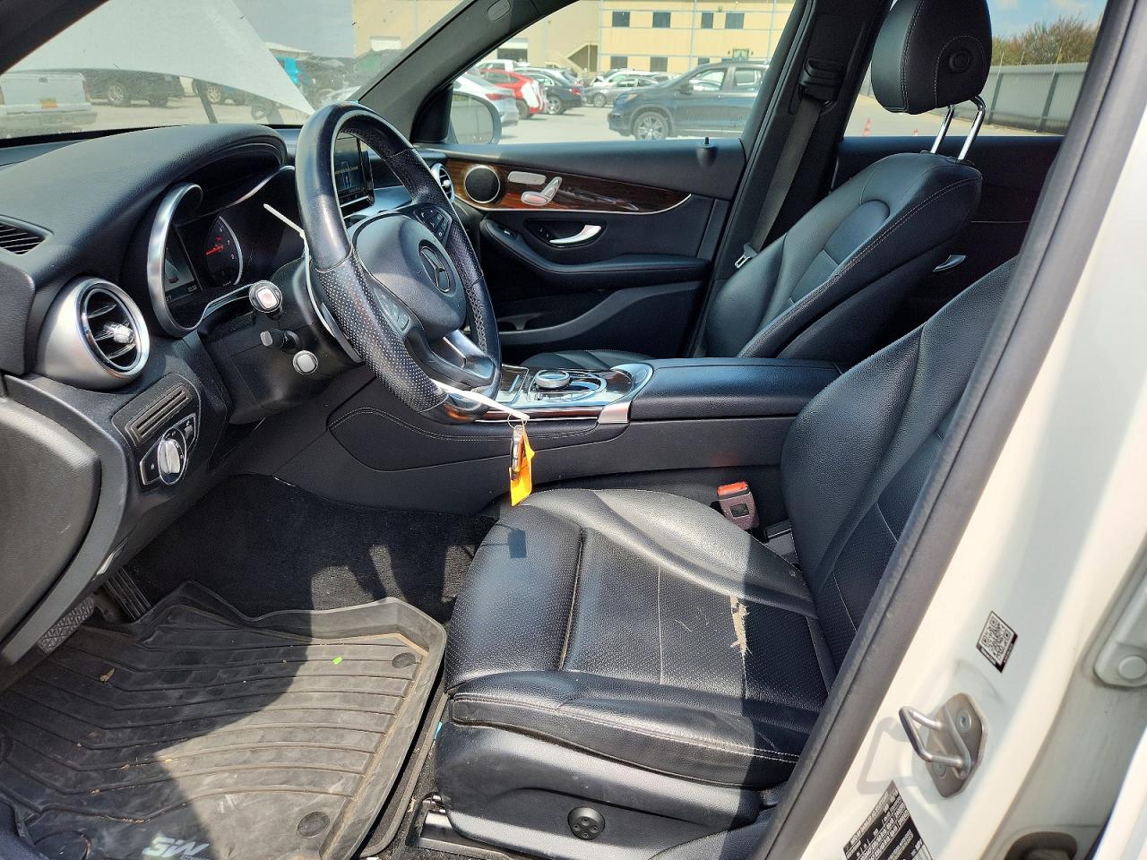 2019 Mercedes-benz Glc 300 4matic White vin: WDC0G4KB8KF554043