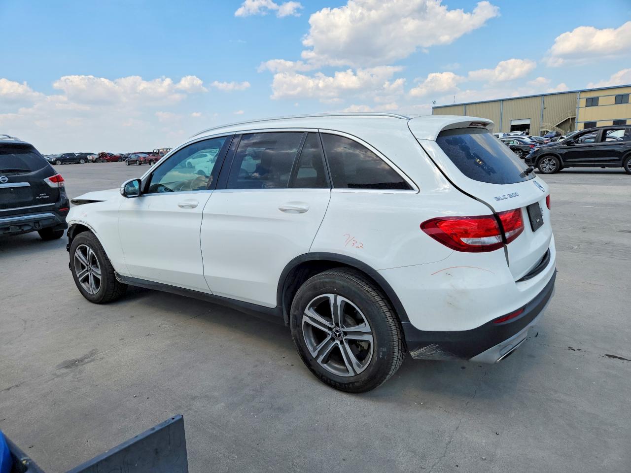 2019 Mercedes-benz Glc 300 4matic White vin: WDC0G4KB8KF554043