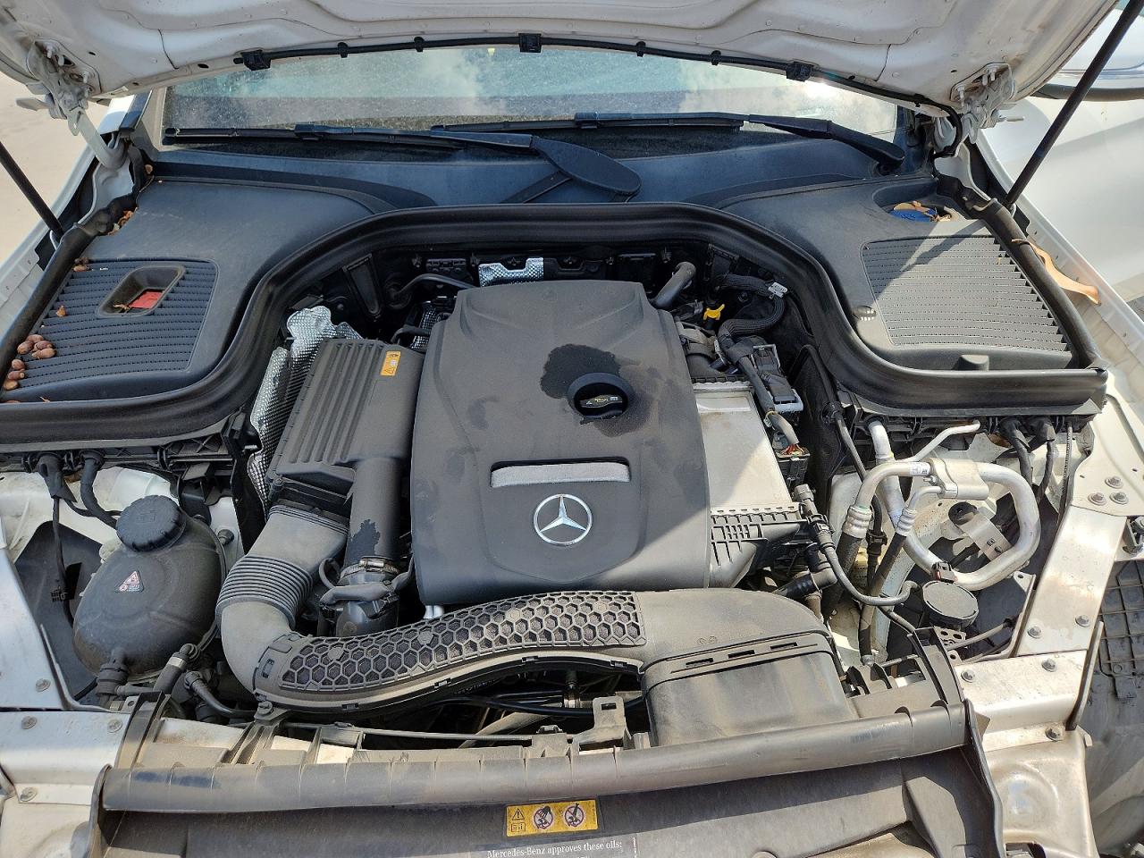 2019 Mercedes-benz Glc 300 4matic White vin: WDC0G4KB8KF554043