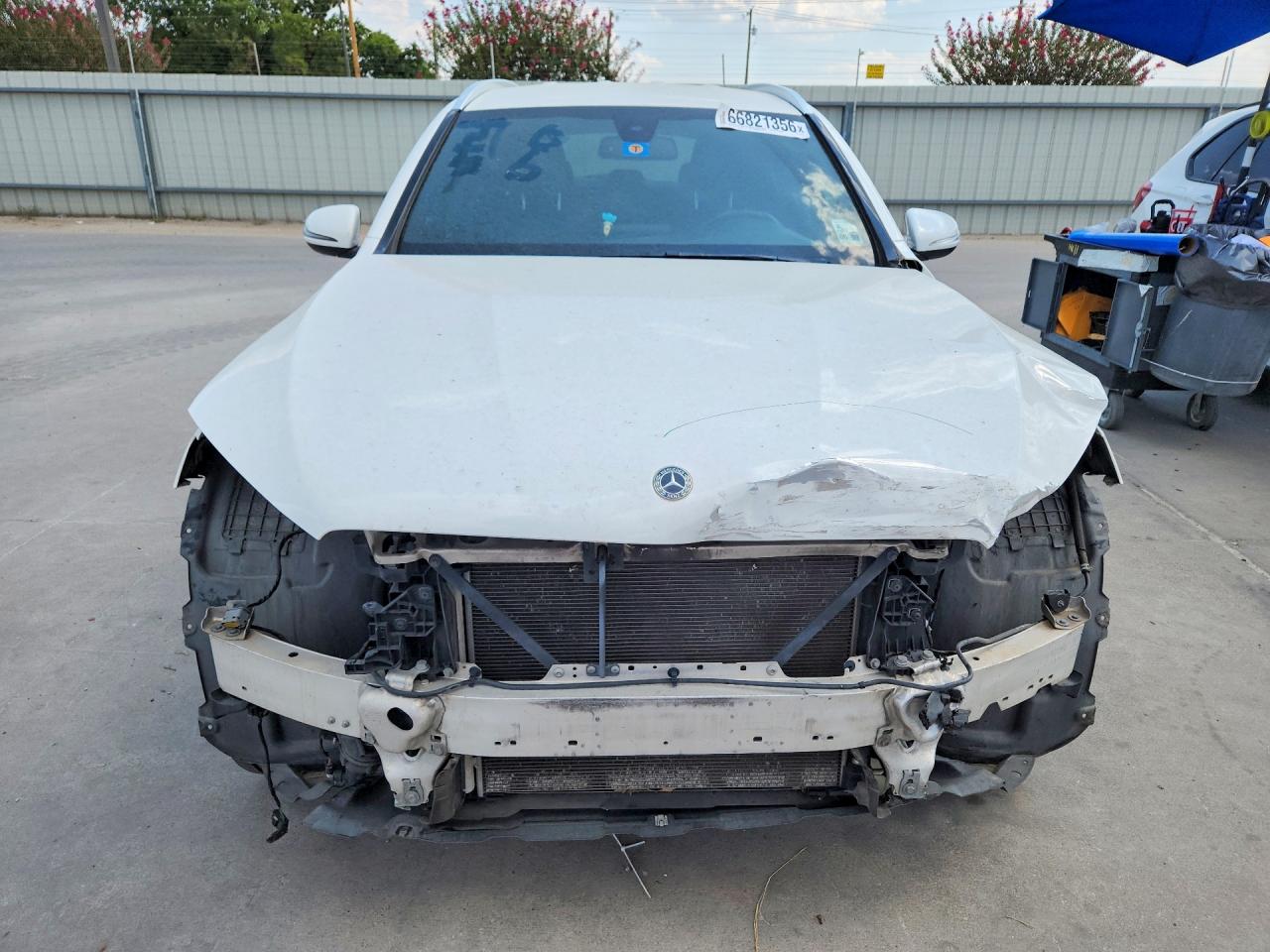 2019 Mercedes-benz Glc 300 4matic White vin: WDC0G4KB8KF554043