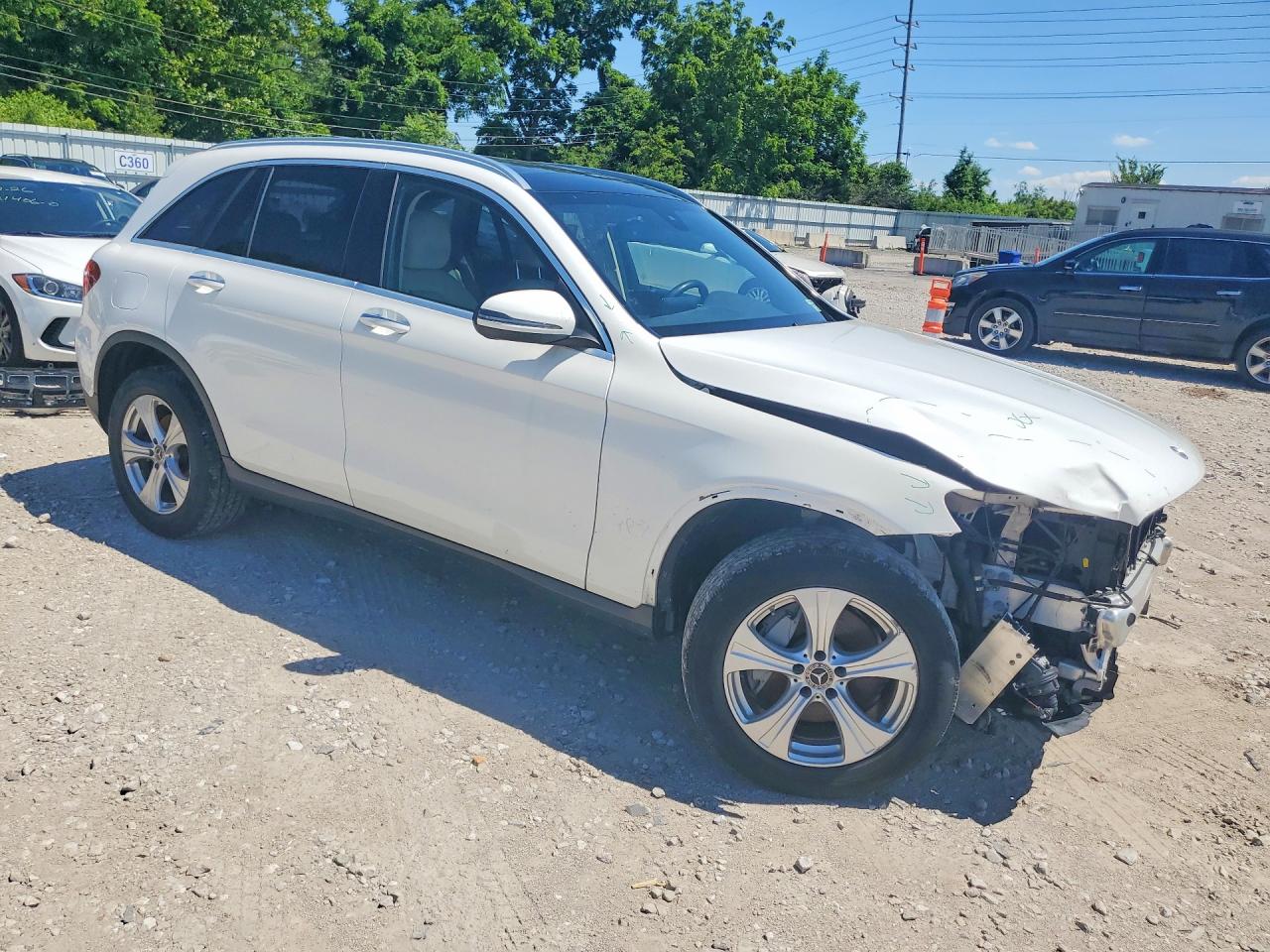 2018 Mercedes-benz Glc 300 4matic White vin: WDC0G4KB9JV112067