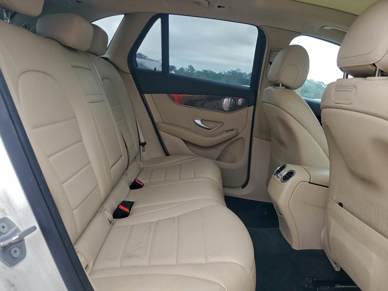2019 Mercedes-benz Glc 300 4matic White vin: WDC0G4KB9KF566900