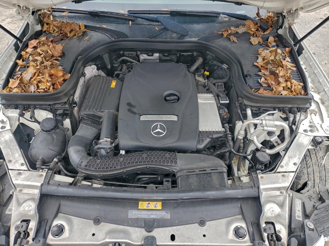 2019 Mercedes-benz Glc 300 4matic White vin: WDC0G4KB9KF566900