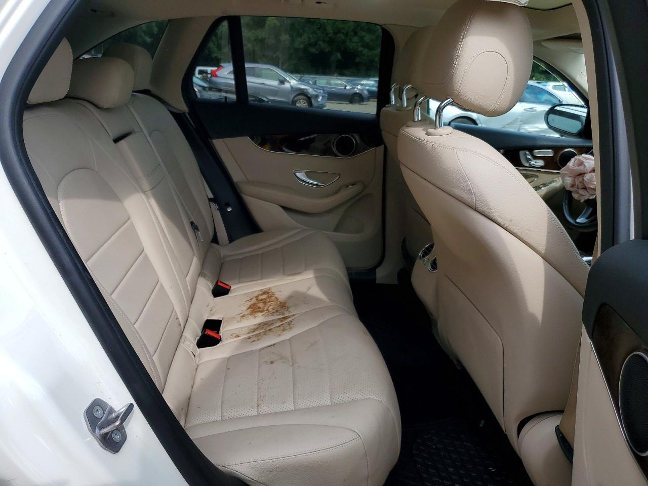 2016 Mercedes-benz Glc 300 4matic White vin: WDC0G4KBXGF080068