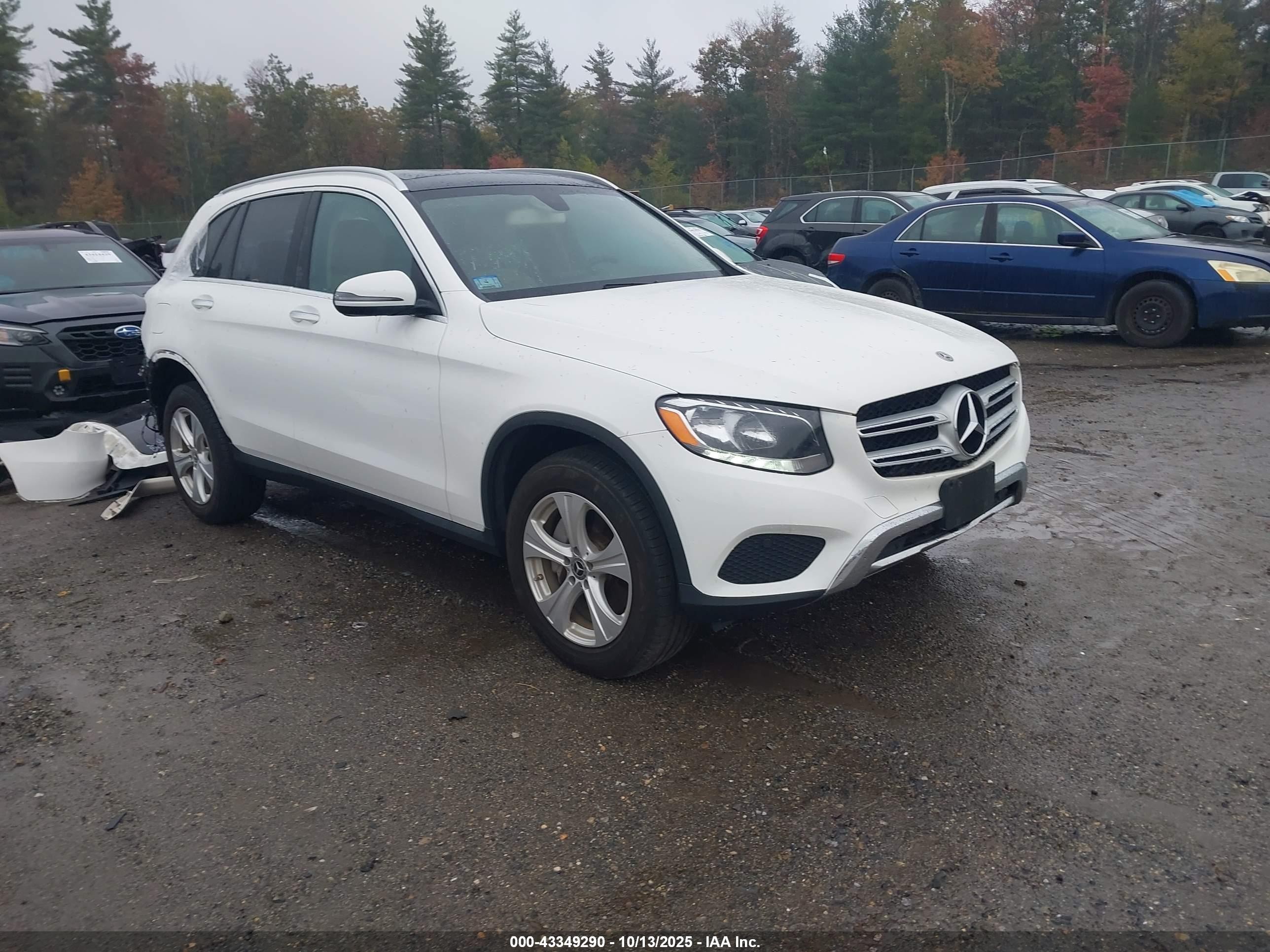 2017 Mercedes-benz Glc 300 4matic White vin: WDC0G4KBXHV012781