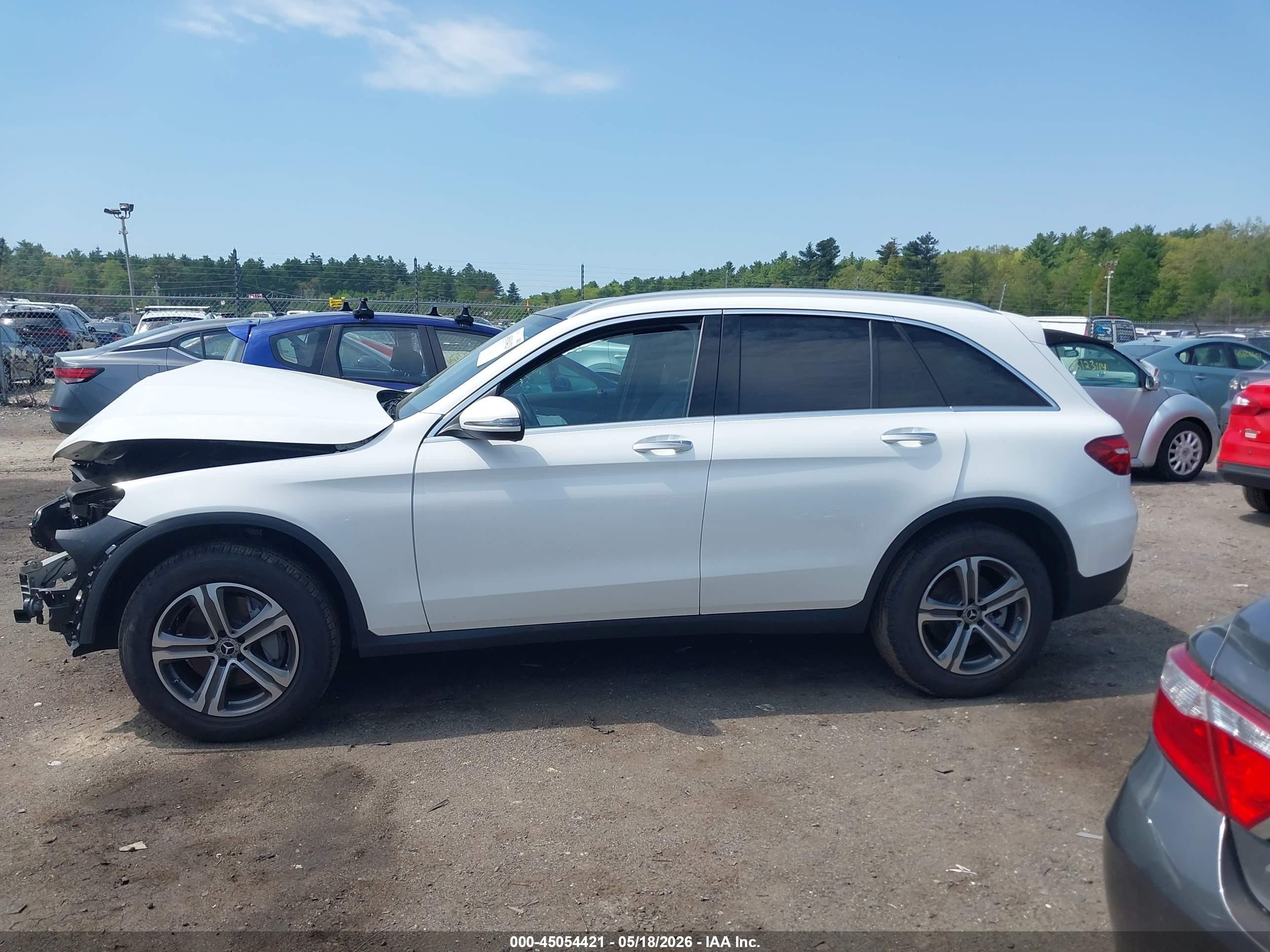 2019 Mercedes-benz Glc 300 4matic White vin: WDC0G4KBXKF669629