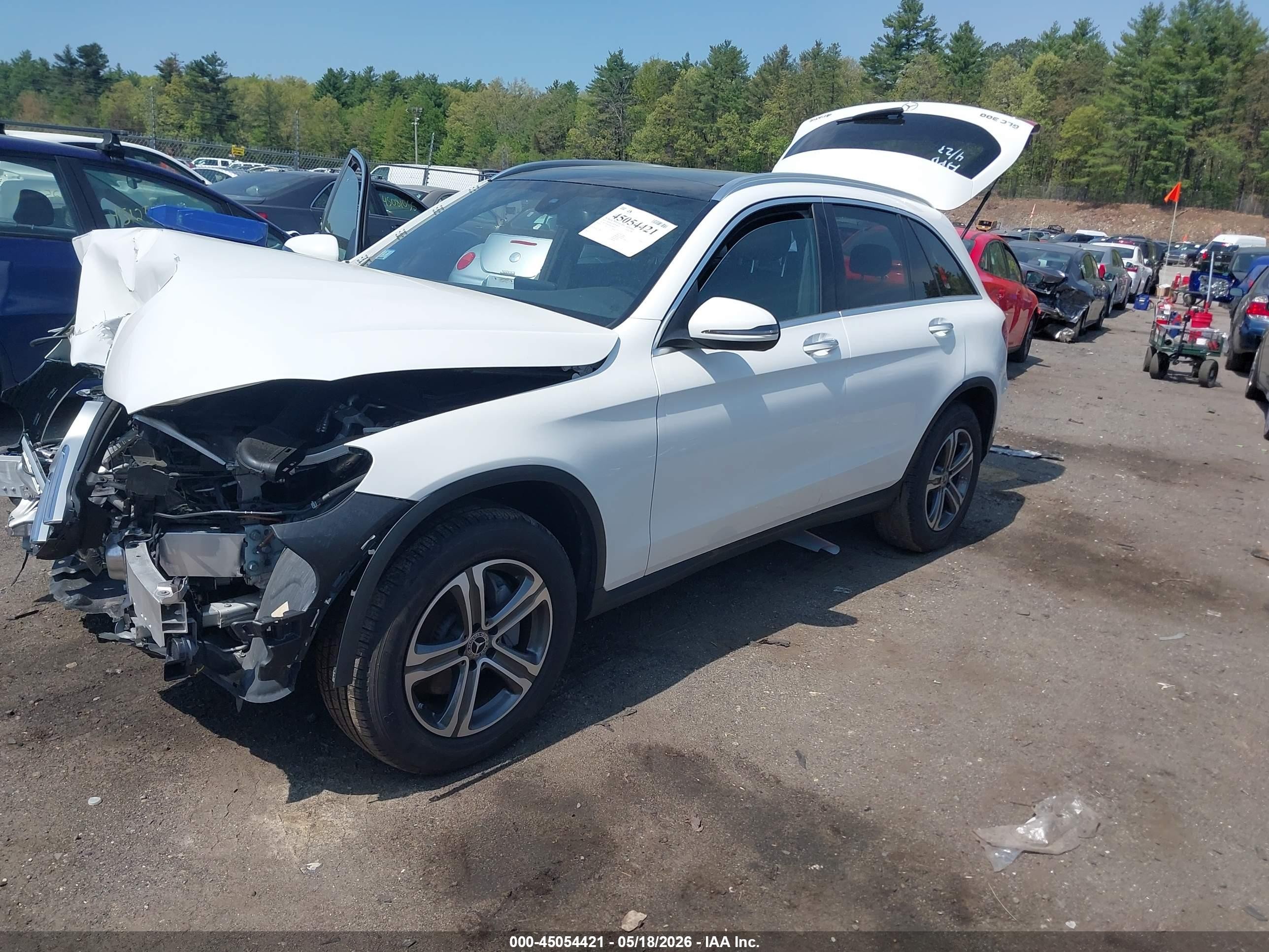 2019 Mercedes-benz Glc 300 4matic White vin: WDC0G4KBXKF669629