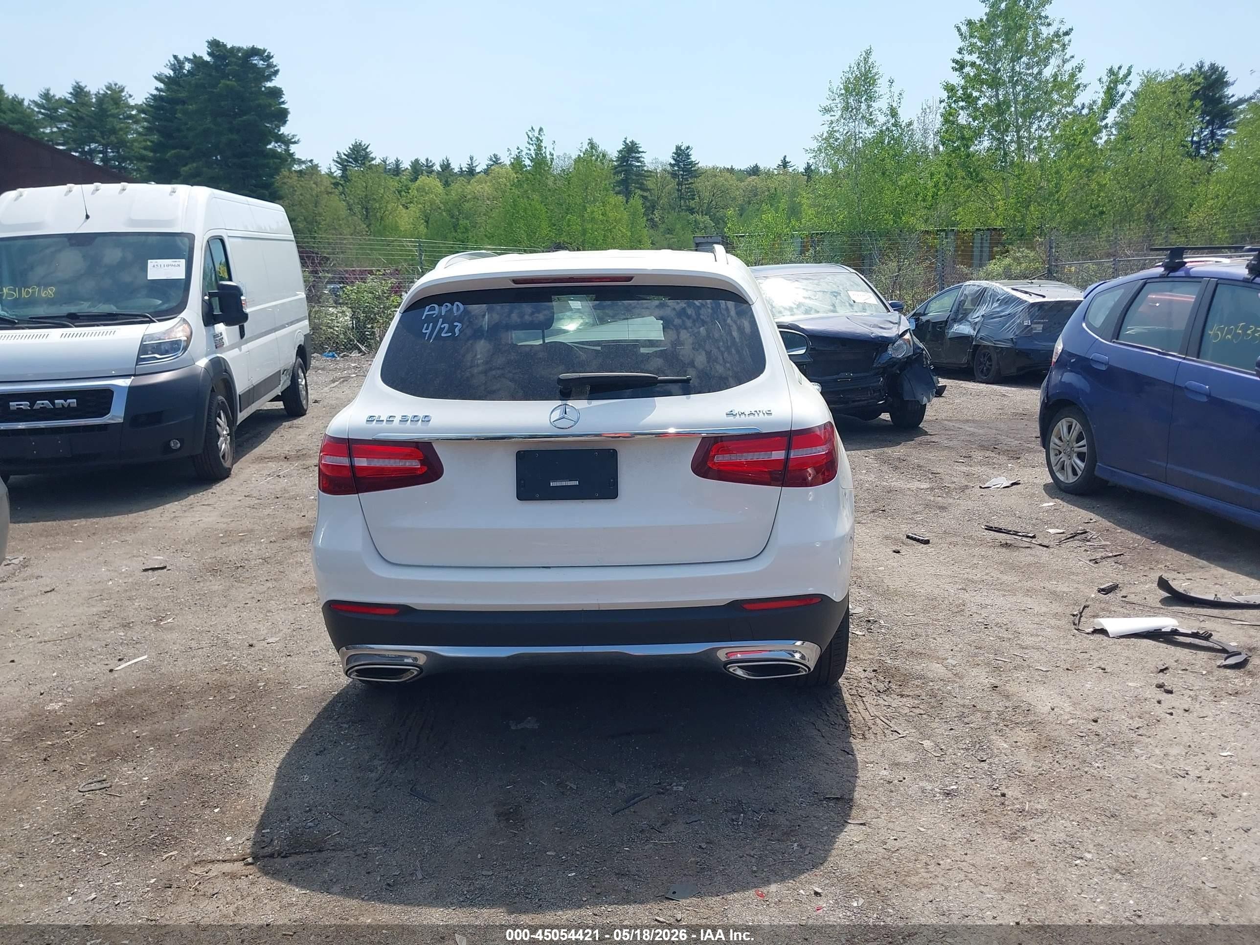 2019 Mercedes-benz Glc 300 4matic White vin: WDC0G4KBXKF669629